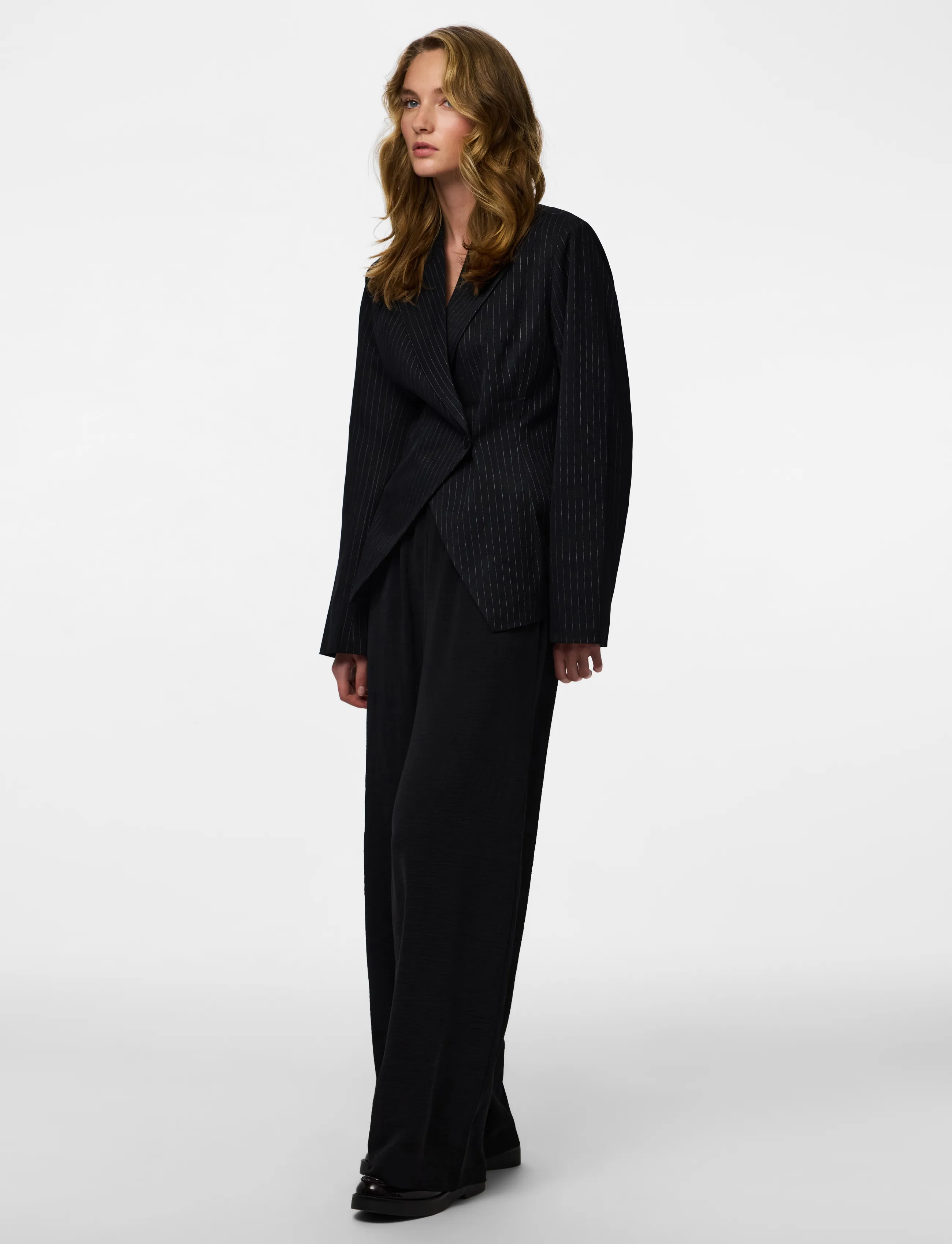 PIECES Pctiffany Hw Wide Pants Wvn Noos Bc mjukisbyxor dam – bild 3