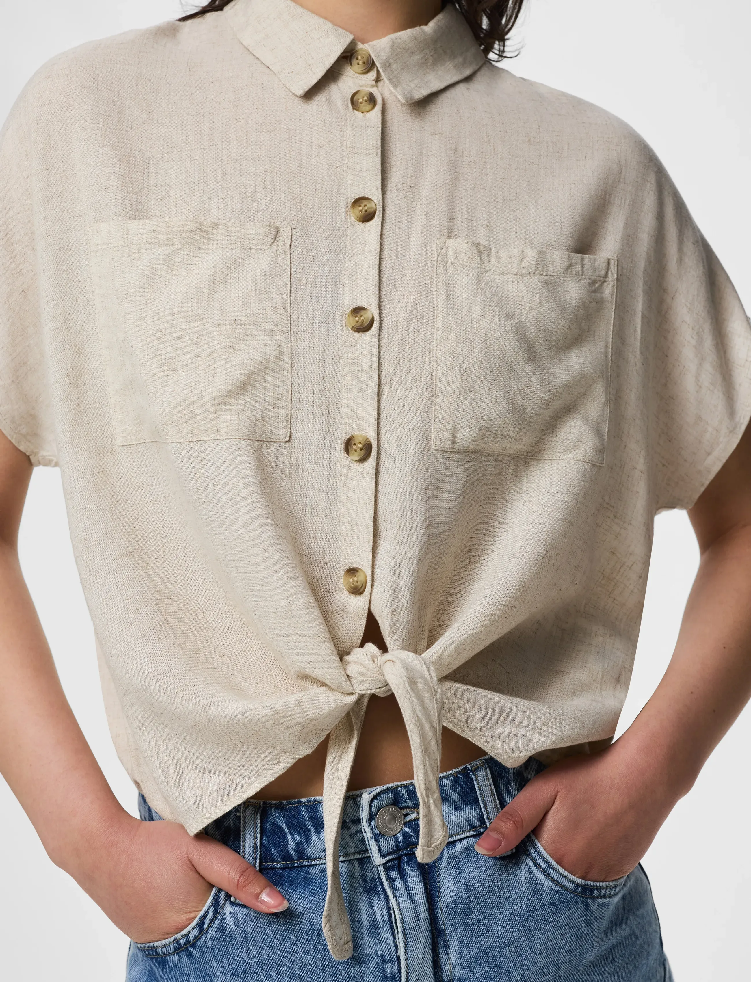 Pieces - PCPIA LINEN BLEND  SS TIE SHIRT WVN NOOS - koszule lniane - birch - 5