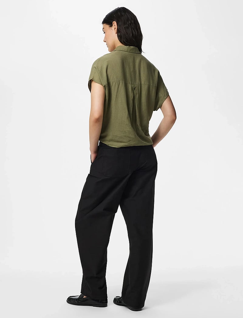 Pieces - PCPIA LINEN BLEND SS TIE SHIRT WVN NOOS - linen shirts - deep lichen green - 3