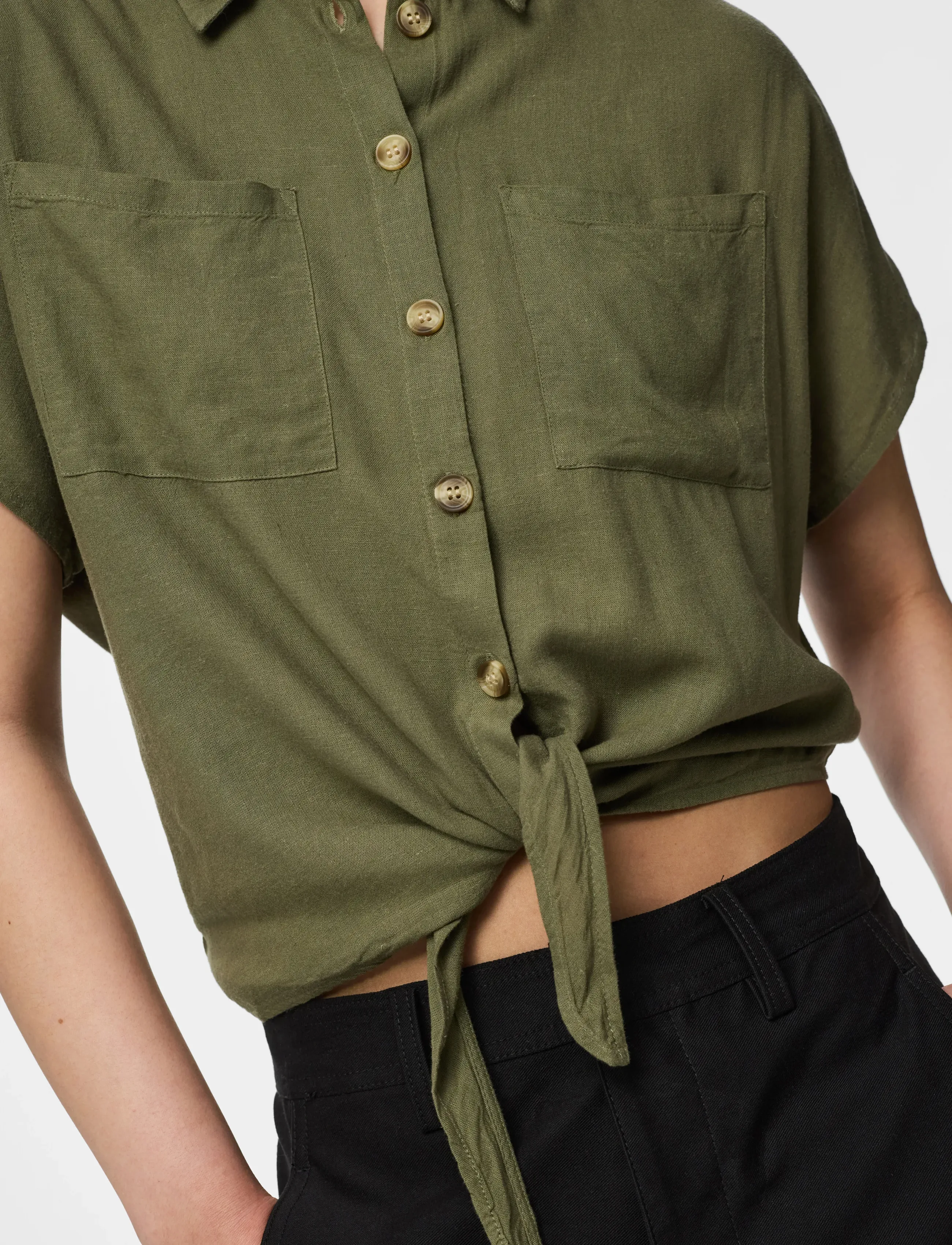 Pieces - PCPIA LINEN BLEND  SS TIE SHIRT WVN NOOS - leinenhemden - deep lichen green - 5
