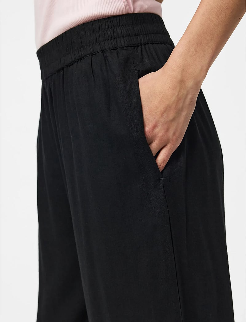 Pieces - PCPIA LINEN BLEND HW CULOTTE WVN NOOS - leinenhosen - black - 5