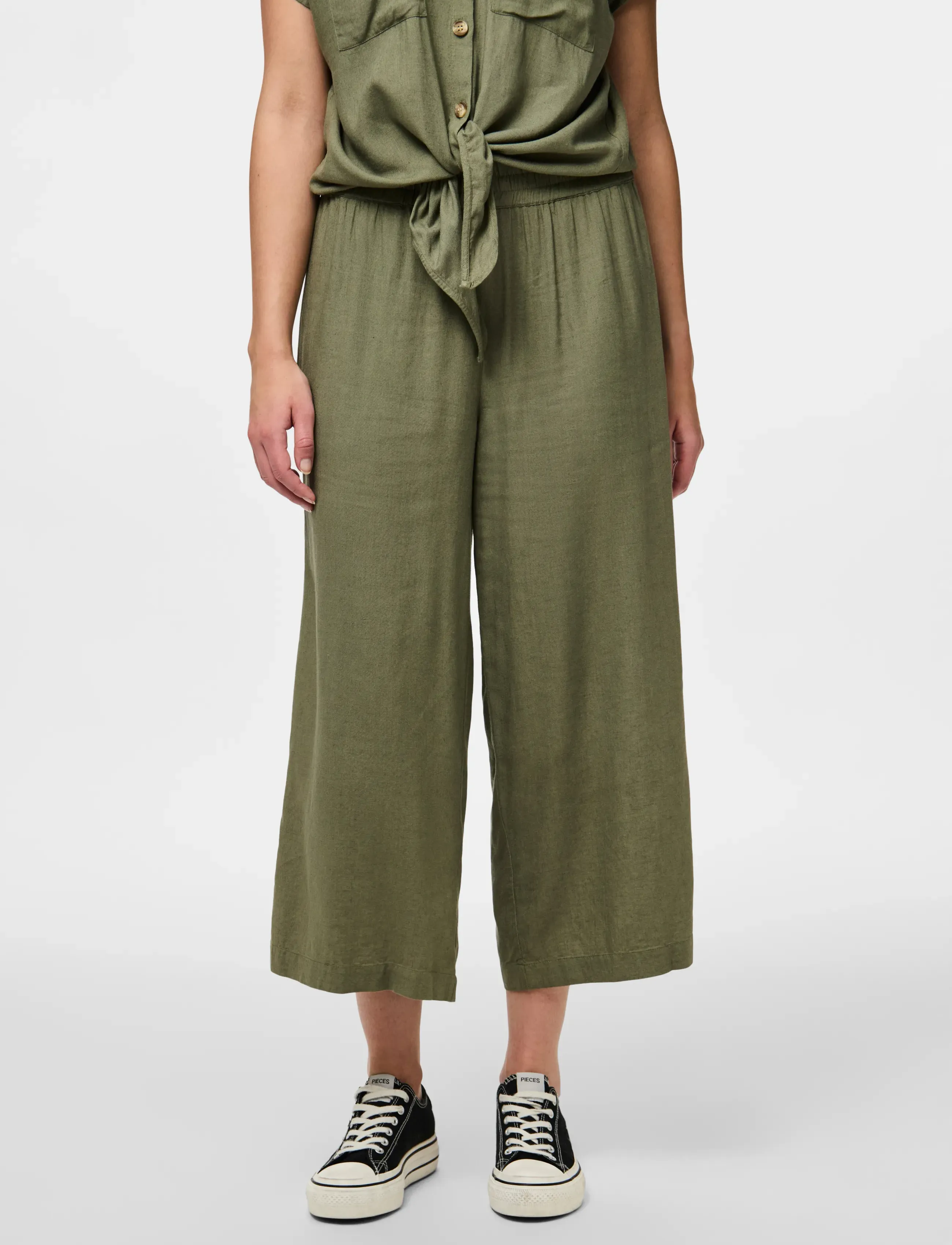 Pieces PCPIA HW WIDE CULOTTE WVN NOOS - Culottes - DEEP LICHEN GREEN / green