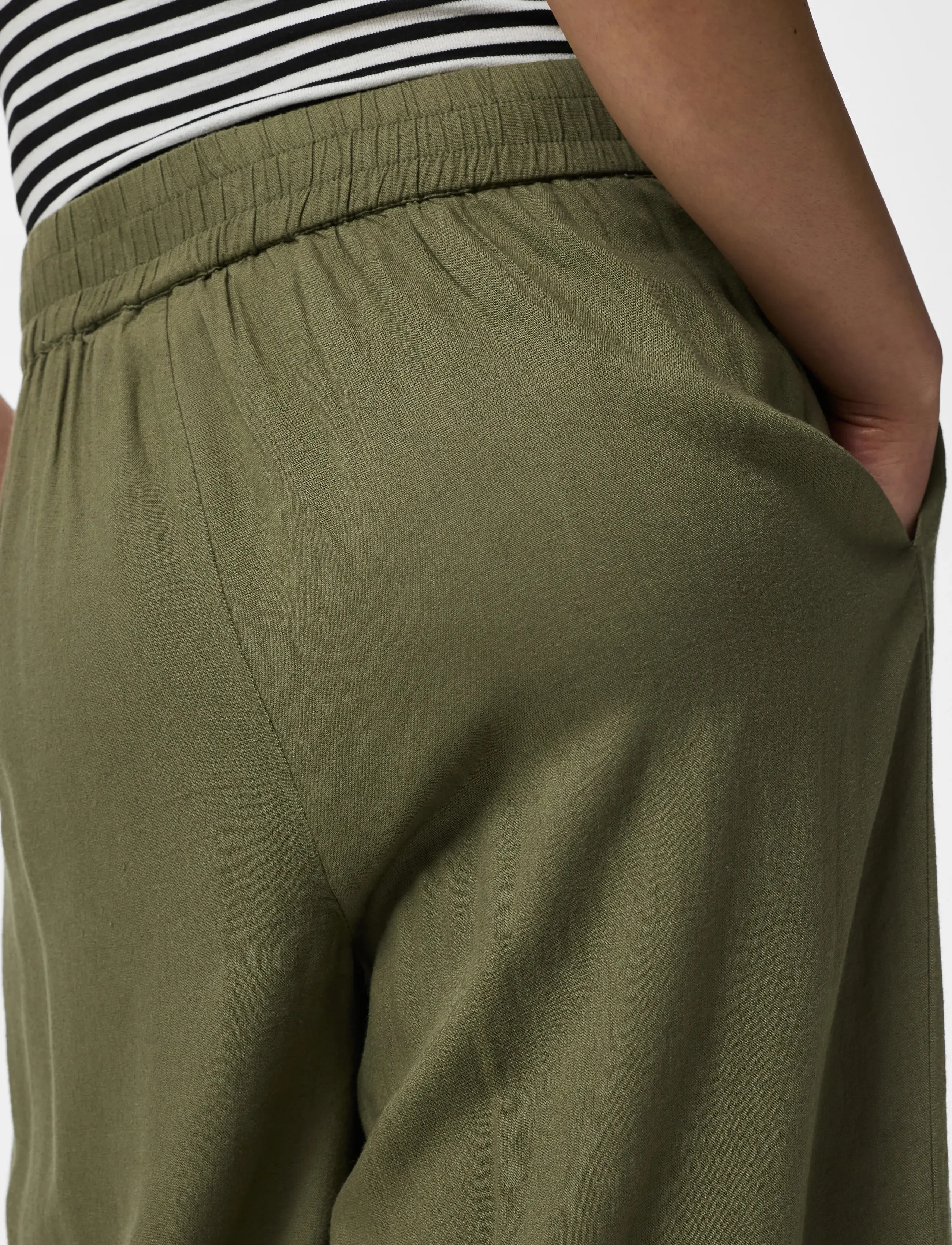 PIECES Pcpia Hw Wide Culotte Wvn Noos linnebyxor dam – bild 4