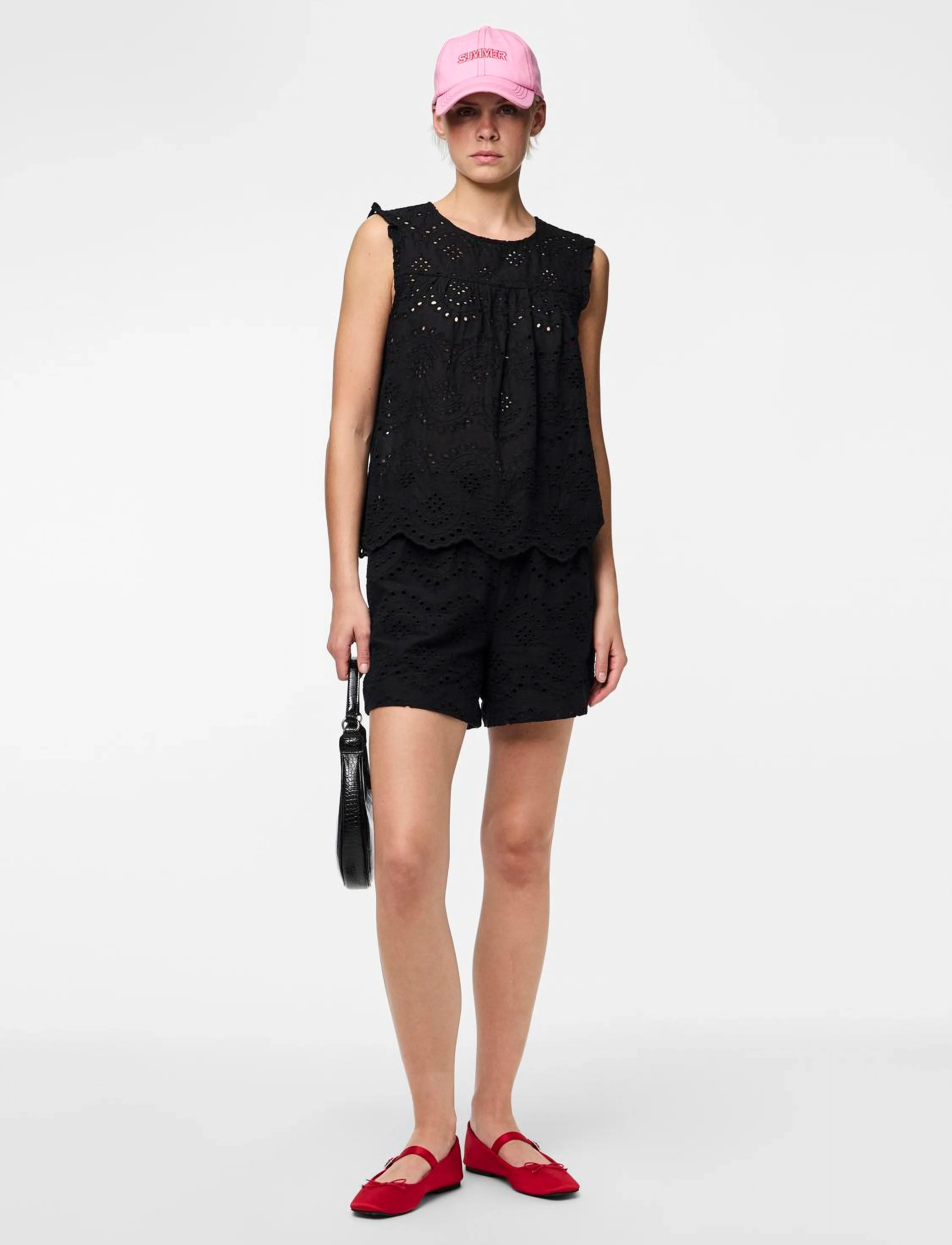 Pieces - PCVILDE MW SHORTS WVN NOOS - laveste priser - black - 4