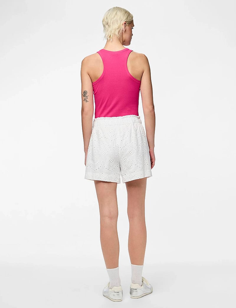 Pieces - PCVILDE MW SHORTS WVN NOOS - lühikesed vabaajapüksid - bright white - 3