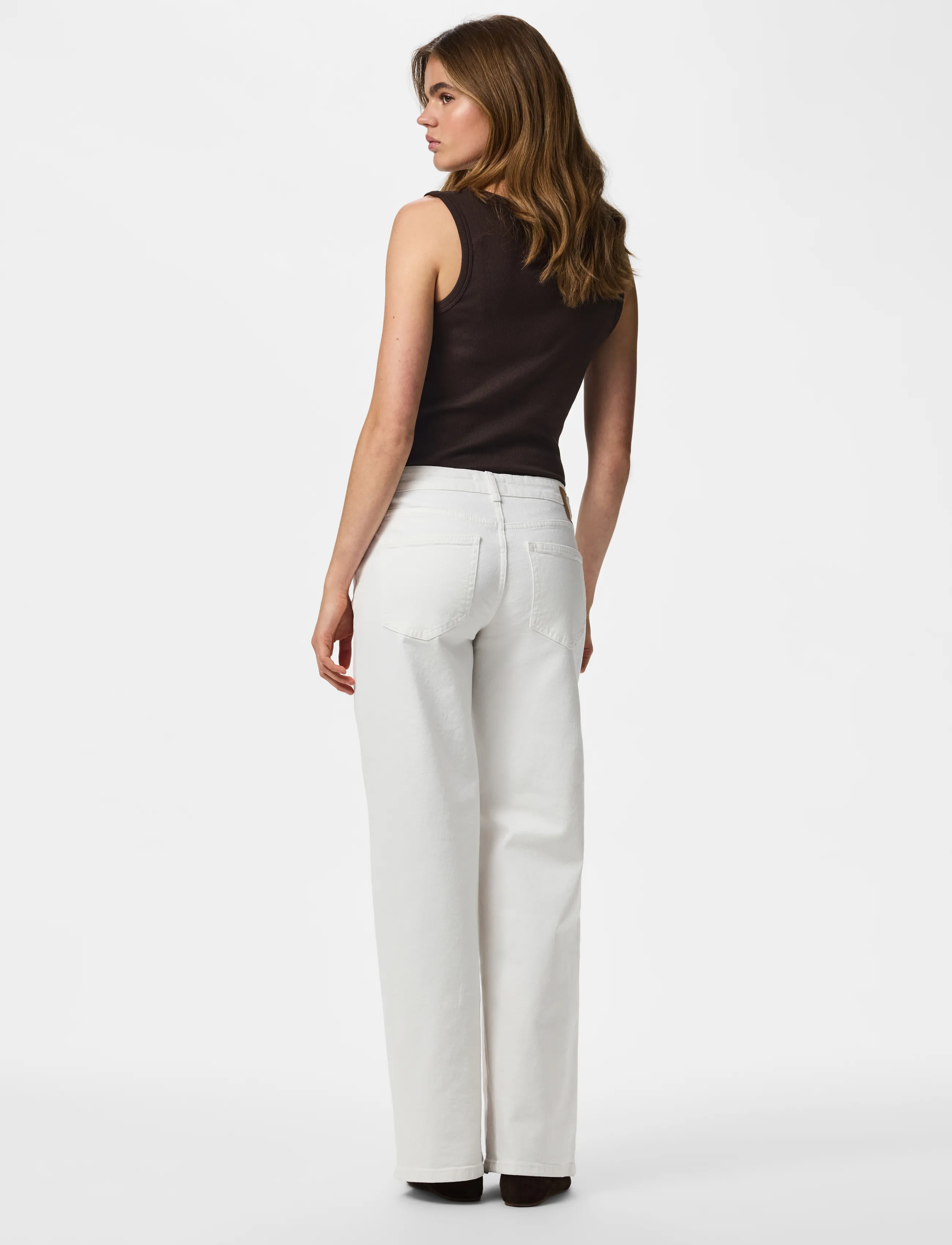 Pieces - PCSELMA LW WIDE JEANS OD NOOS BC - wide leg jeans - bright white - 3