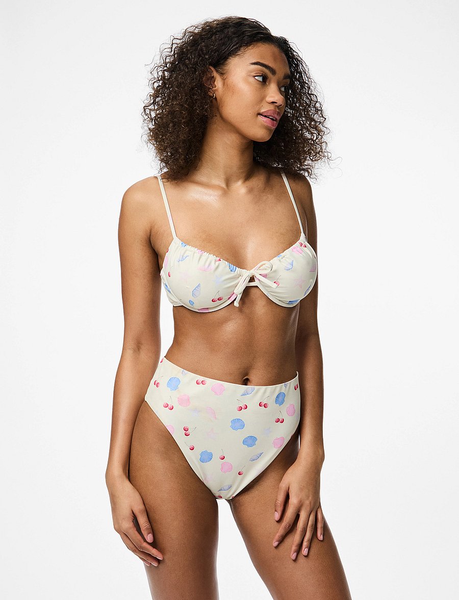 Pieces - PCLIPPA BIKINI TOP BC - vielutėmis sutvirtintos bikinio liemenėlės - cloud dancer - 5