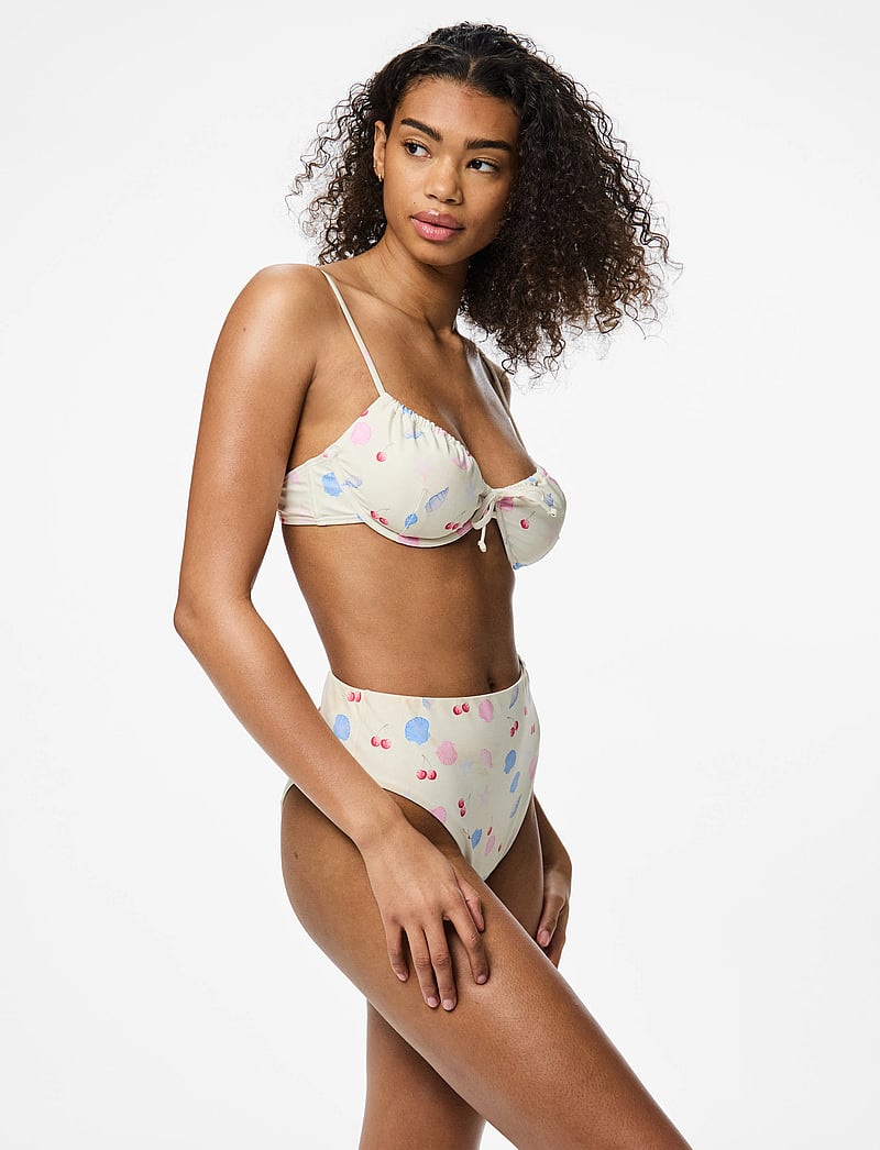 Pieces - PCLIPPA ULTRA HW BRIEF BC - kõrge pihaga bikiinid - cloud dancer - 5
