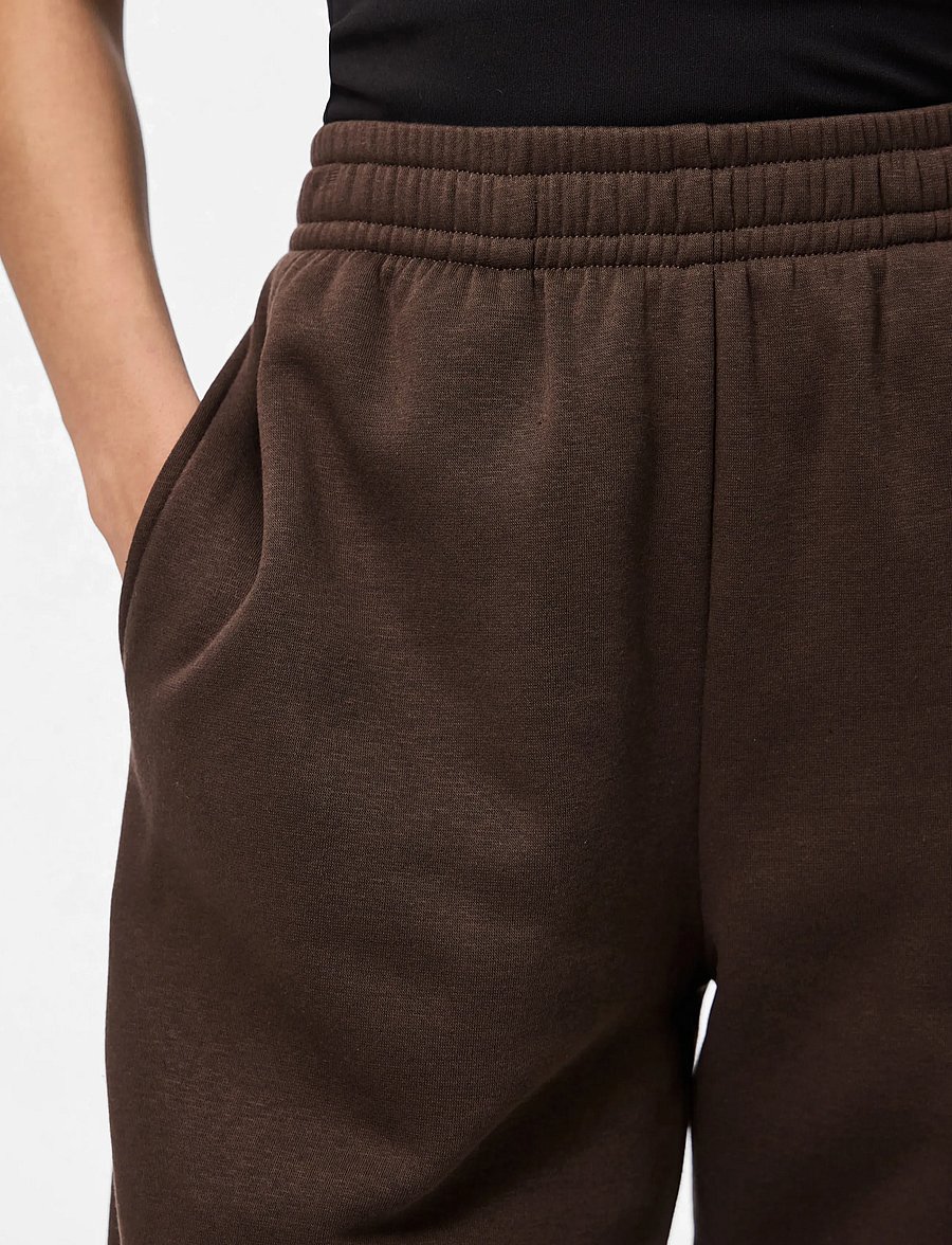 Pieces - PCCHILLI HW STRAIGHT SWEAT PANTS NOOS BC - igapäevane stiil - hot fudge - 5