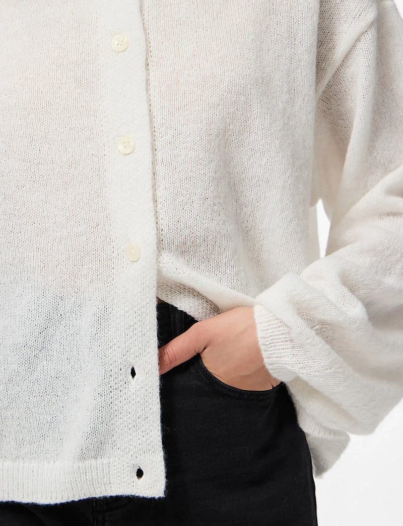 Pieces - PCIDA LS O-NECK KNIT CARDIGAN NOOS BC - pullover - cloud dancer - 5