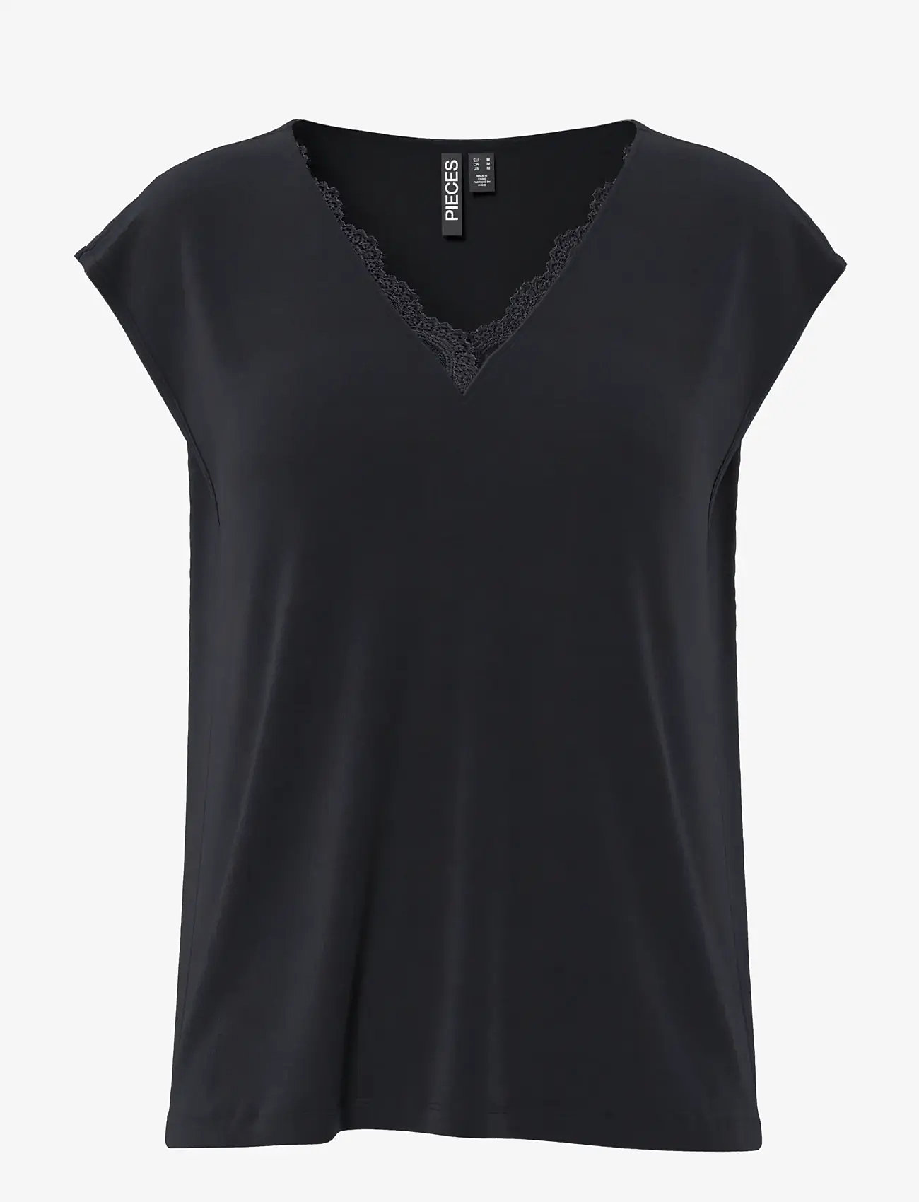 Pieces - PCKAMALA LACE V-NECK TEE JRS NOOS BC - t-shirts - black - 1