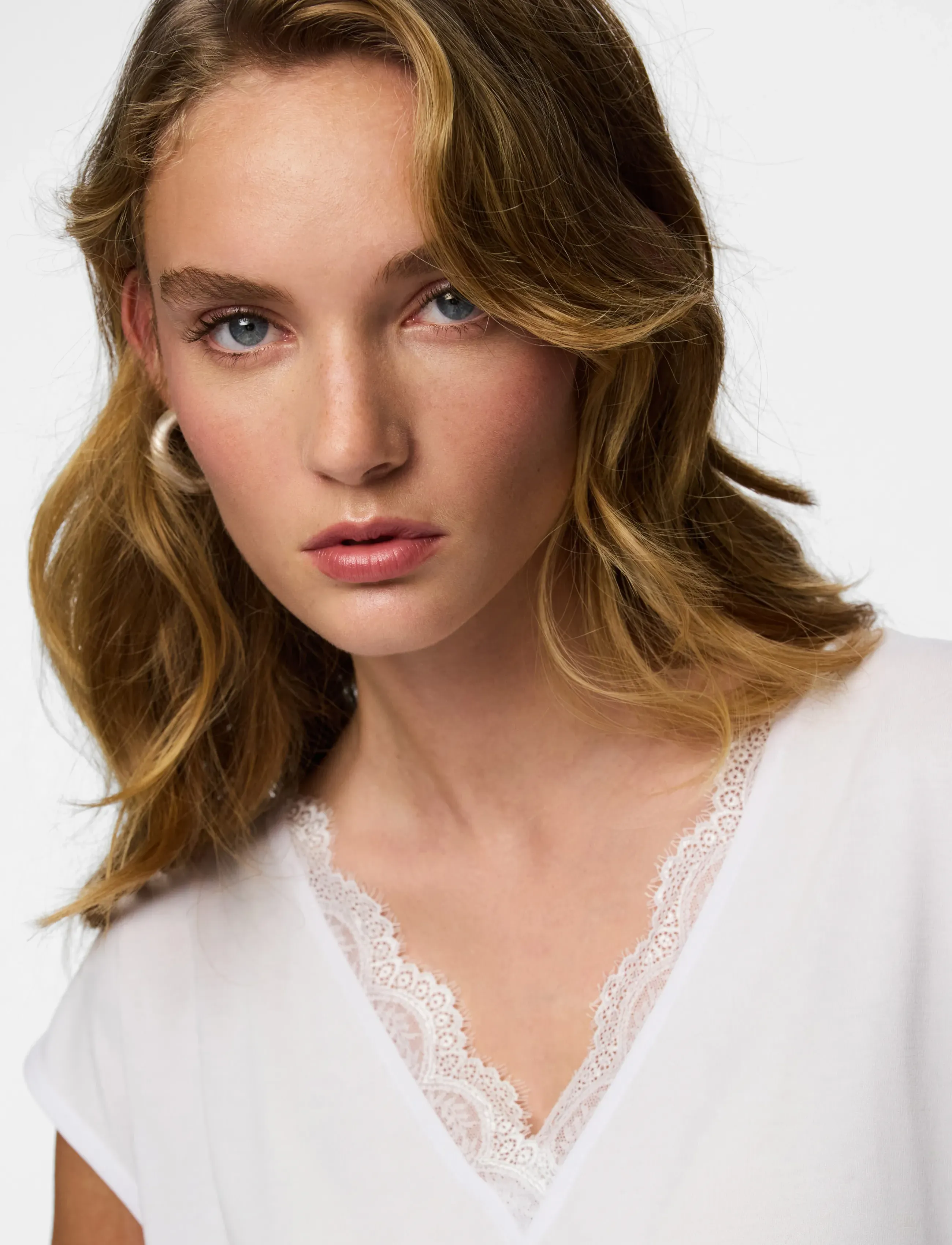PIECES Pckamala Lace V-Neck Tee Jrs Noos Bc långärmade t-shirt dam – bild 5