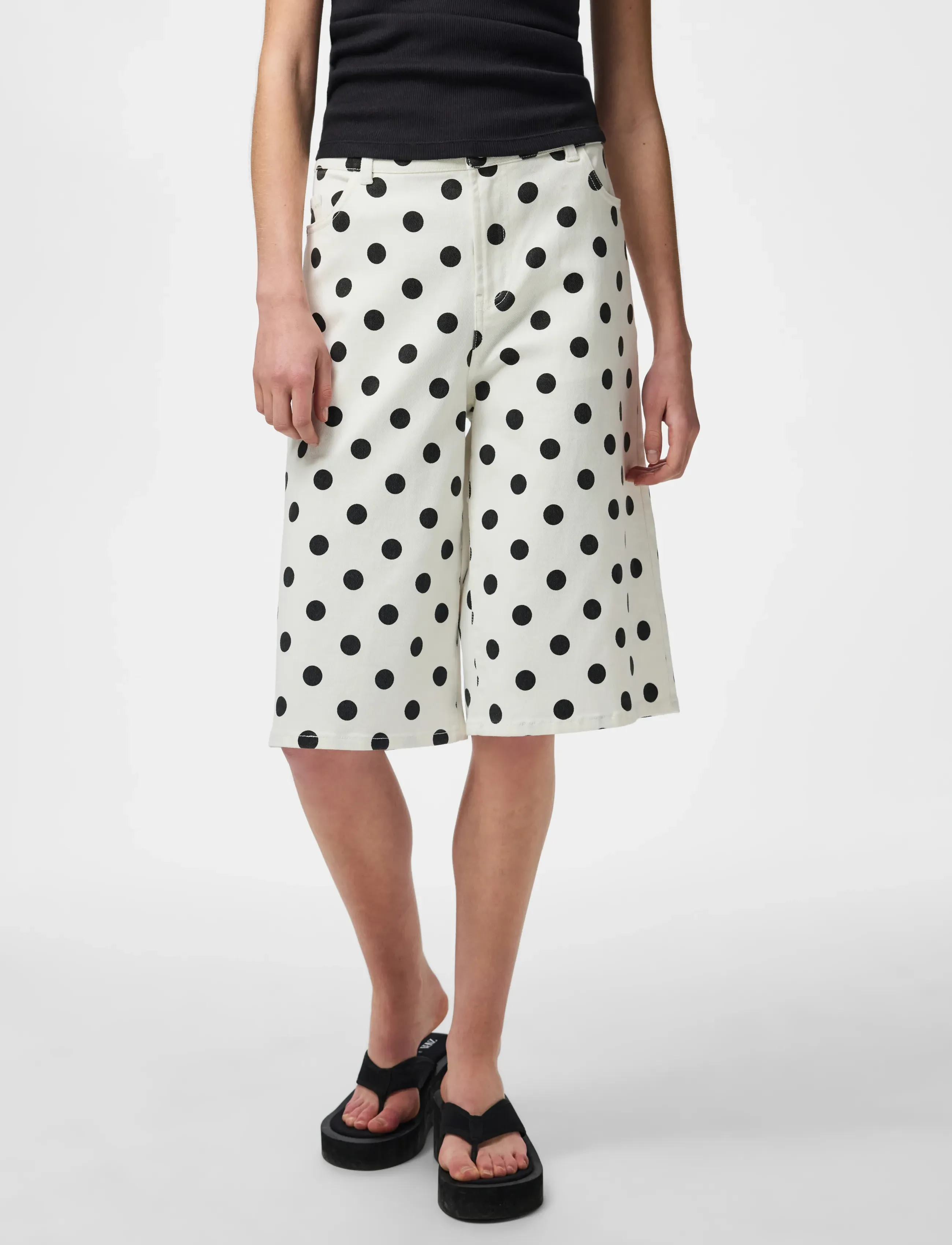 Pieces Pcsalume Mw Wide Shorts Dnm, XS, White, Shorts > Denim Shorts, Dame