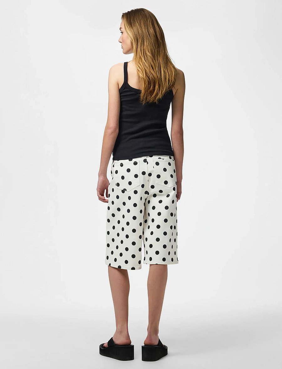 Pieces - PCSALUME MW WIDE SHORTS DNM - jeansshorts - bright white - 3