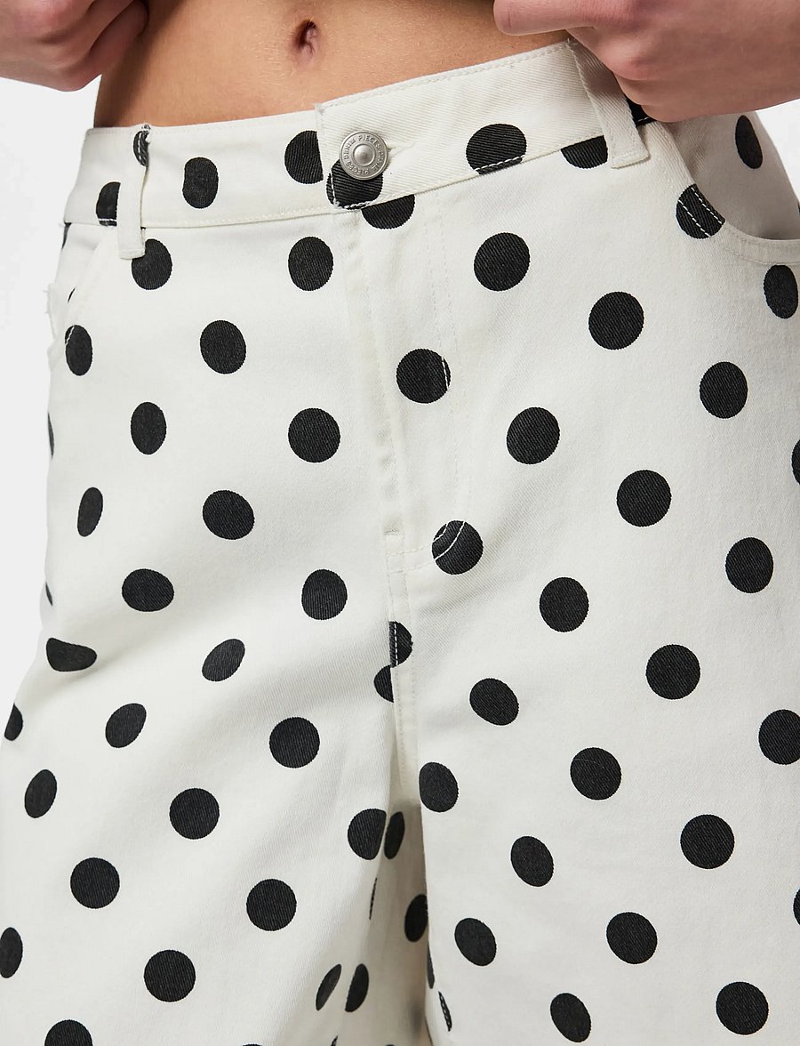 Pieces - PCSALUME MW WIDE SHORTS DNM - jeansshorts - bright white - 5