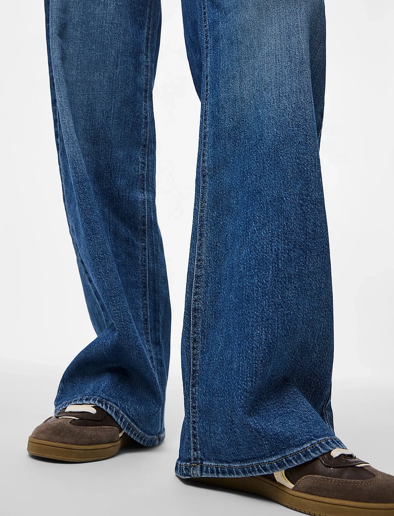 Pieces - PCSILKE MW WIDE JEANS MB NOOS - laia säärega teksad - medium blue denim - 5