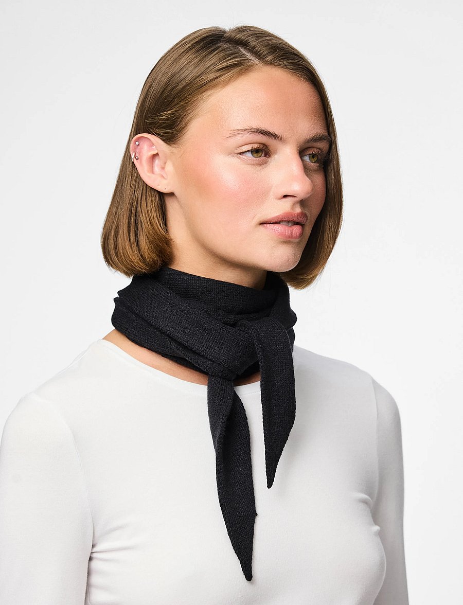 Pieces - PCKOMMA TRIANGLE SCARF NOOS BC - alltags-style - black - 3