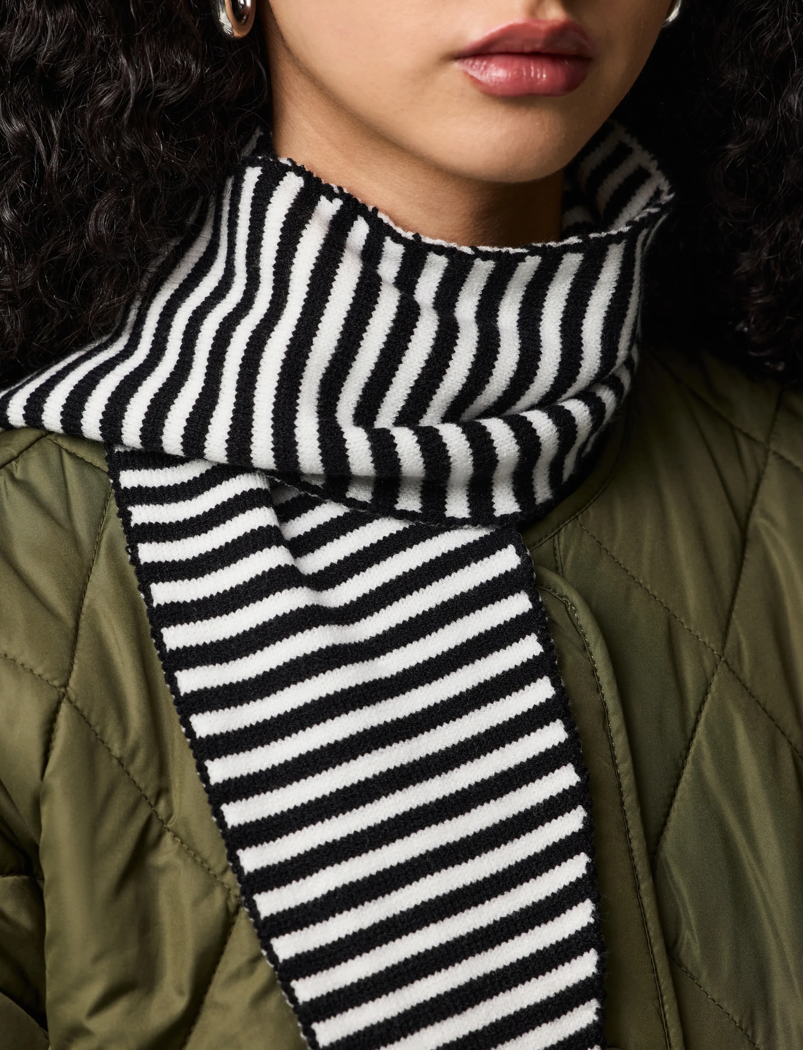 Pieces - PCKOMMA TRIANGLE SCARF NOOS BC - alltags-style - black - 2