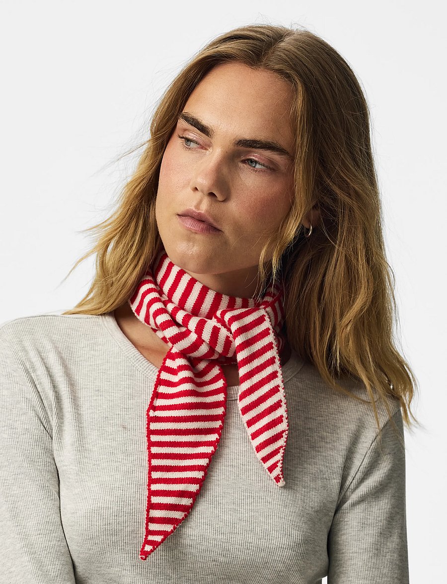 Pieces - PCKOMMA TRIANGLE SCARF NOOS BC - alltags-style - high risk red - 2