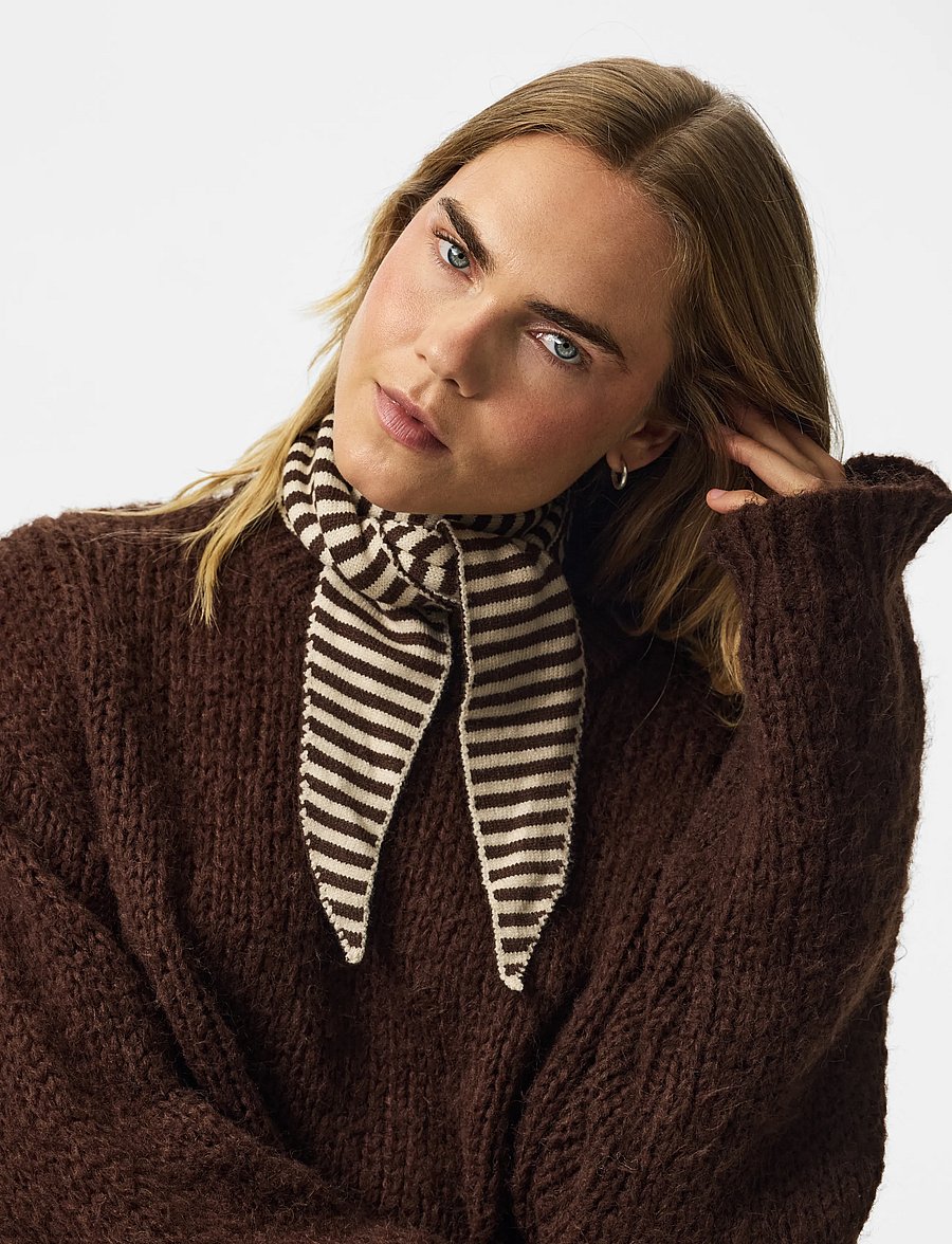 Pieces - PCKOMMA TRIANGLE SCARF NOOS BC - alltags-style - hot fudge - 2