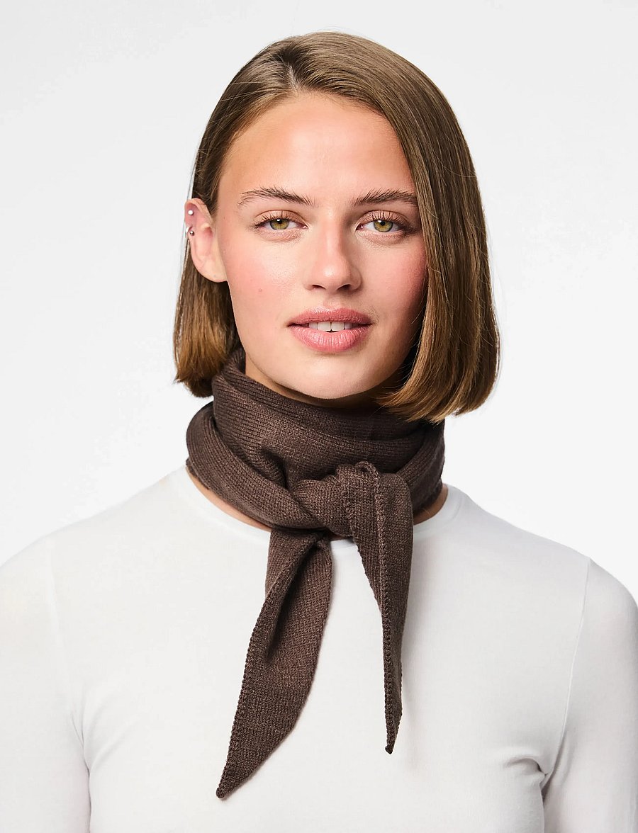 Pieces - PCKOMMA TRIANGLE SCARF NOOS BC - alltags-style - hot fudge - 0