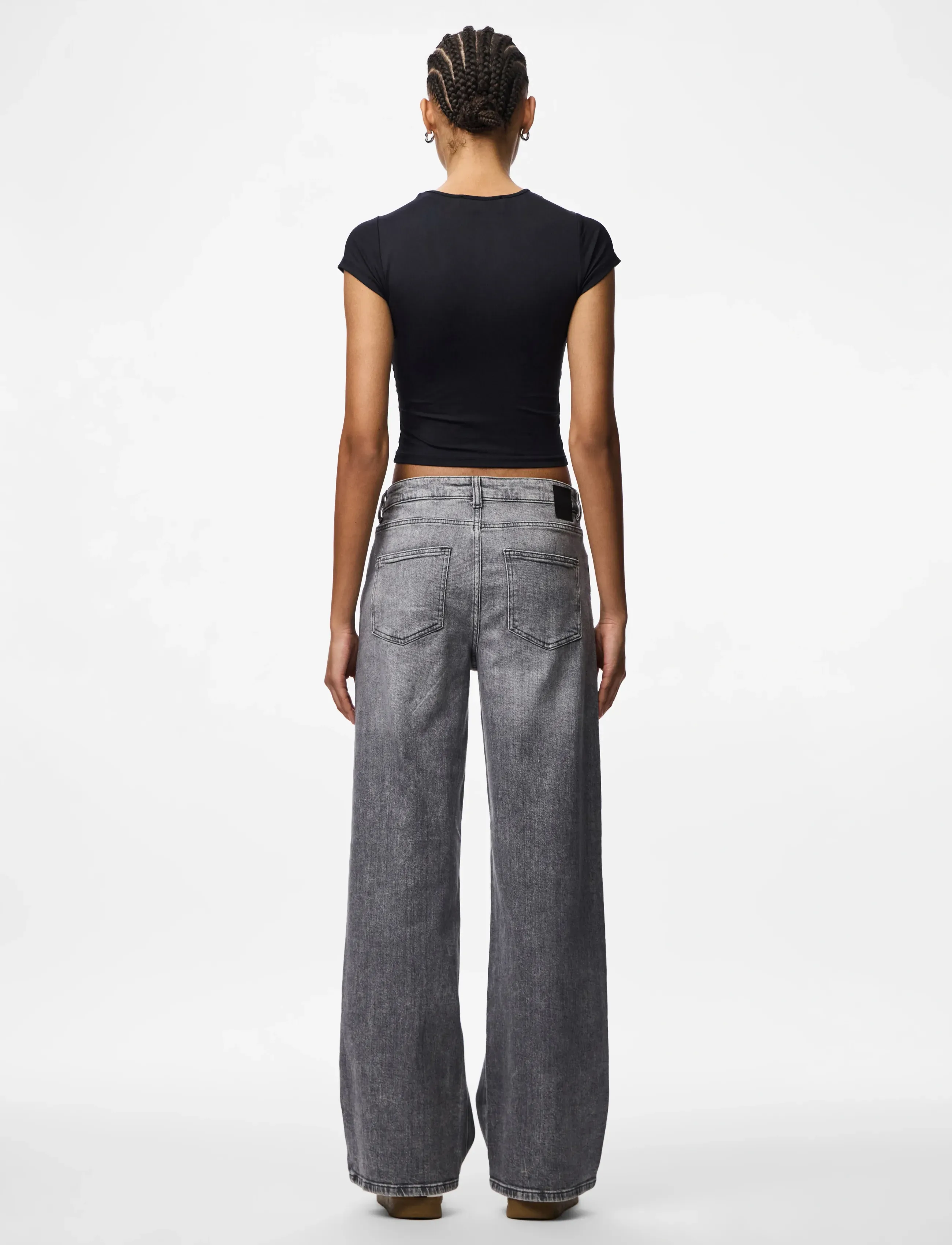 Pieces - PCSILKE MW WIDE JEANS MG NOOS BC - hosen mit weitem bein - medium grey denim - 3