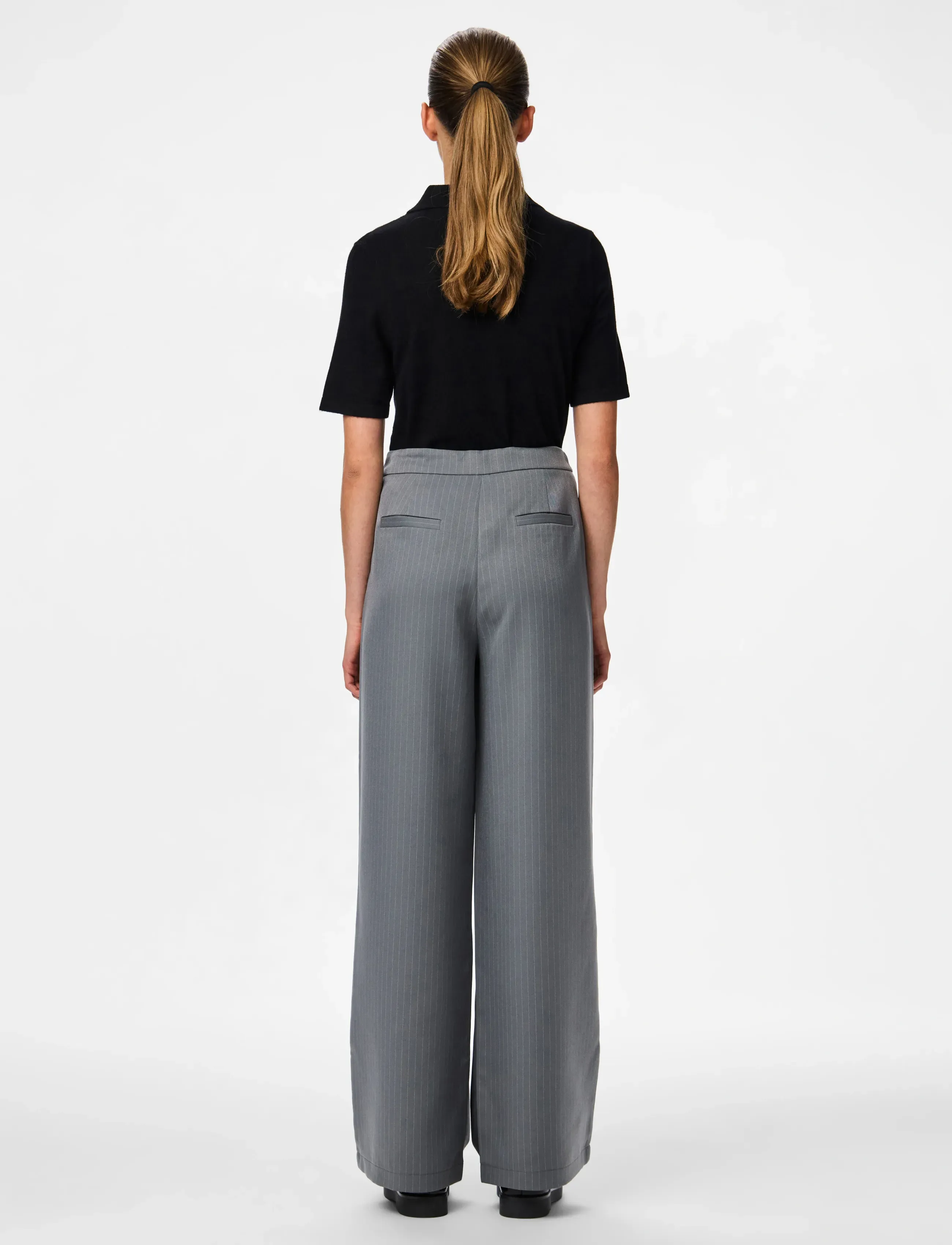 Pieces - PCFALKA MW PINSTRIPED TIE PANTS - hosen mit weitem bein - grey pinstripe - 3