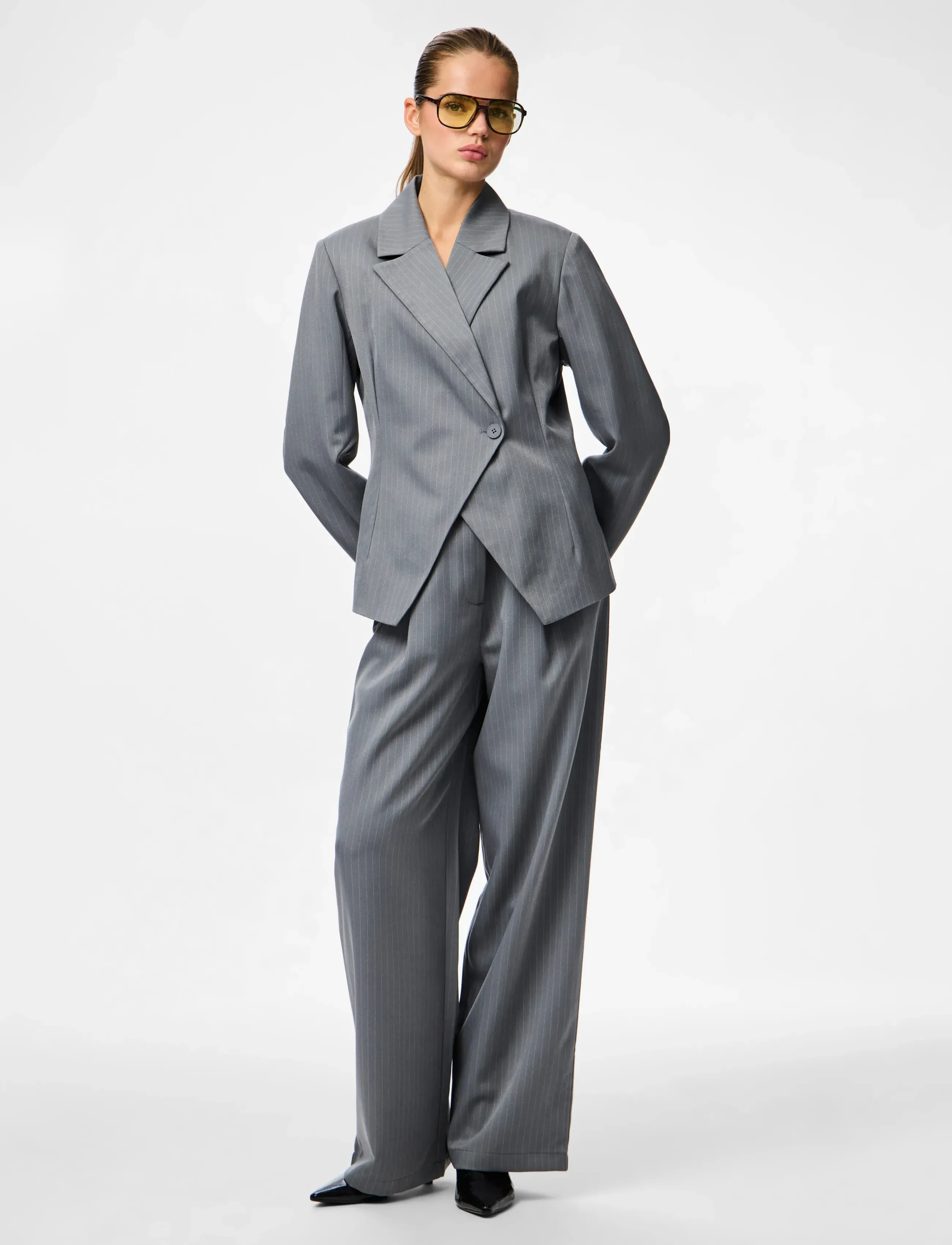 PIECES Pcfalka Mw Pinstriped Tie Pants kostymbyxor dam – bild 6