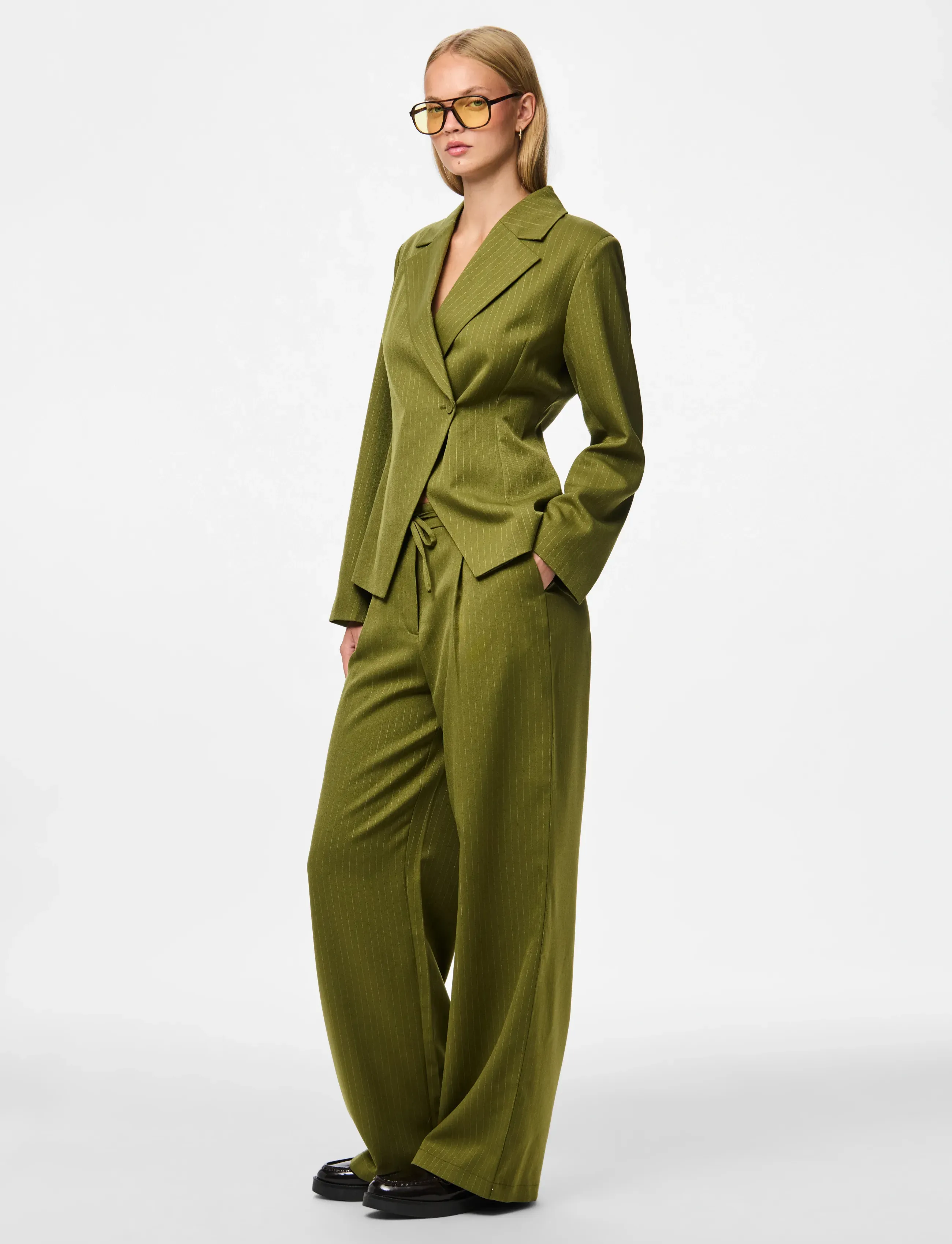 PIECES Pcfalka Mw Pinstriped Tie Pants kostymbyxor dam – bild 5