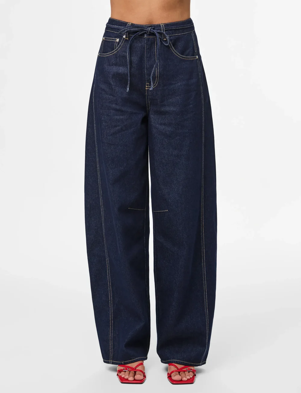 Pieces - PCFENNA MW TIE BARREL JEANS D2D FSY - barrel jeans - dark blue denim - 0