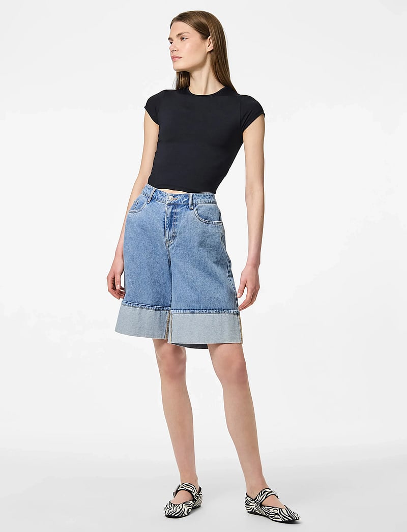 Pieces - PCMINDY MW LOOSE DENIM JORTS D2D - jeansshorts - light blue denim - 4