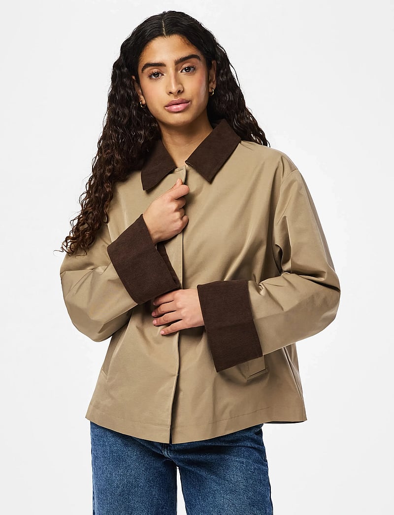 Pieces - PCJORMA SHORT LIGHT JACKET NOOS BC - frühlingsjacken - greige - 0