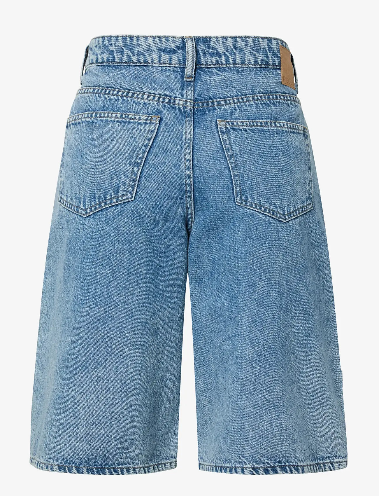 Pieces - PCSKY MW DENIM JORTS NOOS BC - jorts - medium blue denim - 2
