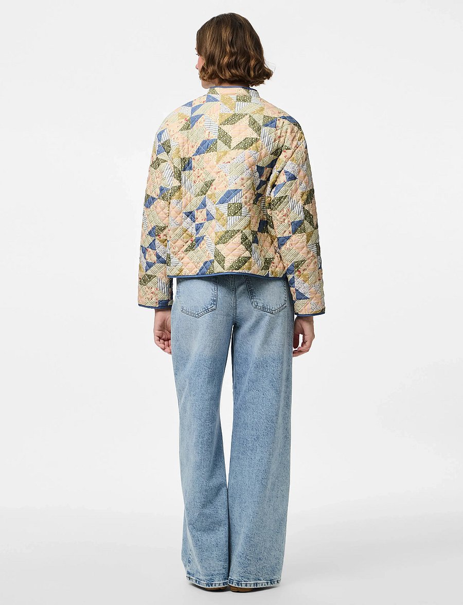 Pieces - PCRIKKE QUILTED JACKET NOOS - frühlingsjacken - birch - 3