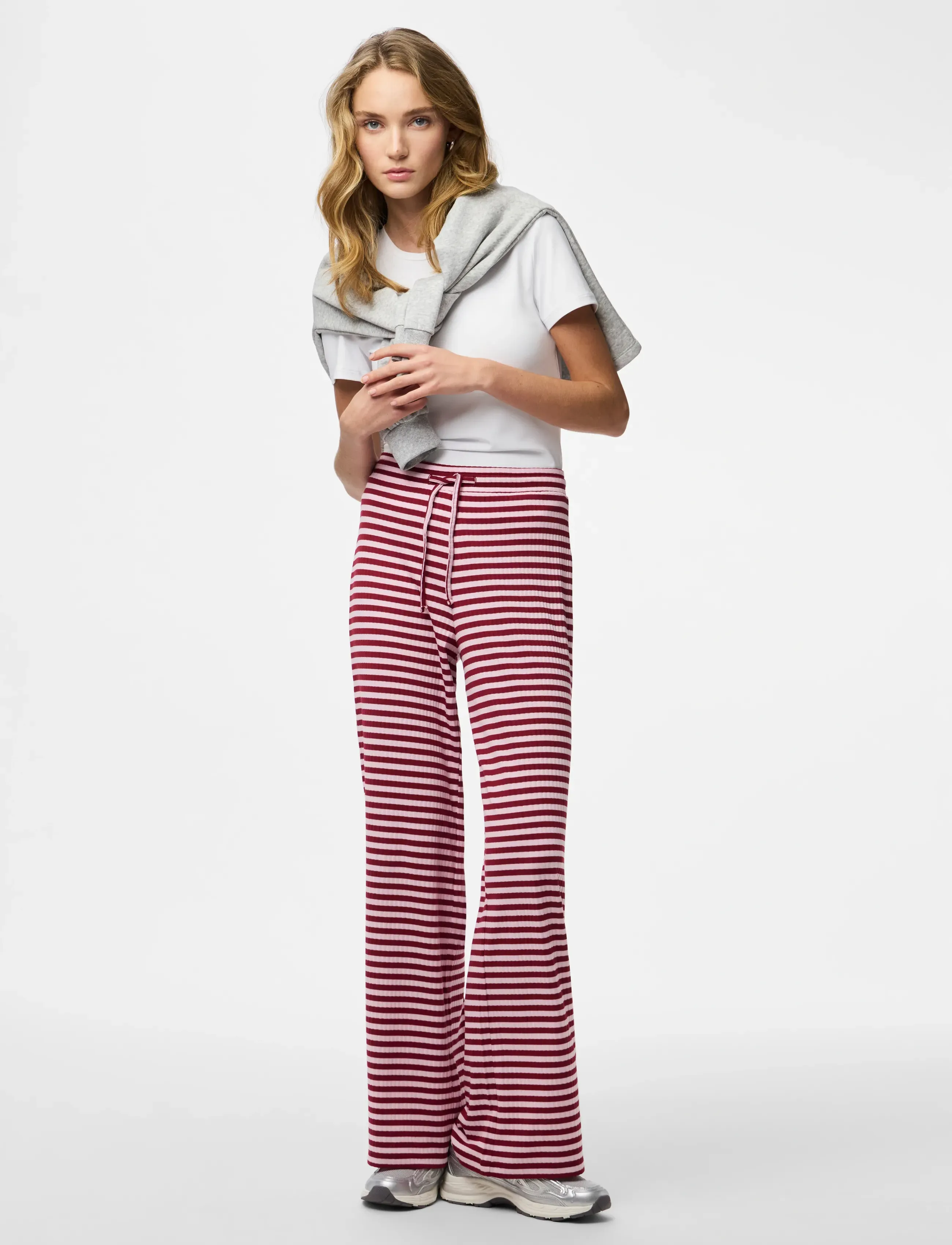 Pieces - PCLAYA MW WIDE PANTS JRS NOOS - bukser med brede ben - goji berry - 4