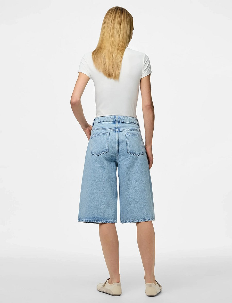 Pieces - PCNOEL MW DENIM JORTS D2D PP - jeansshorts - light blue denim - 3