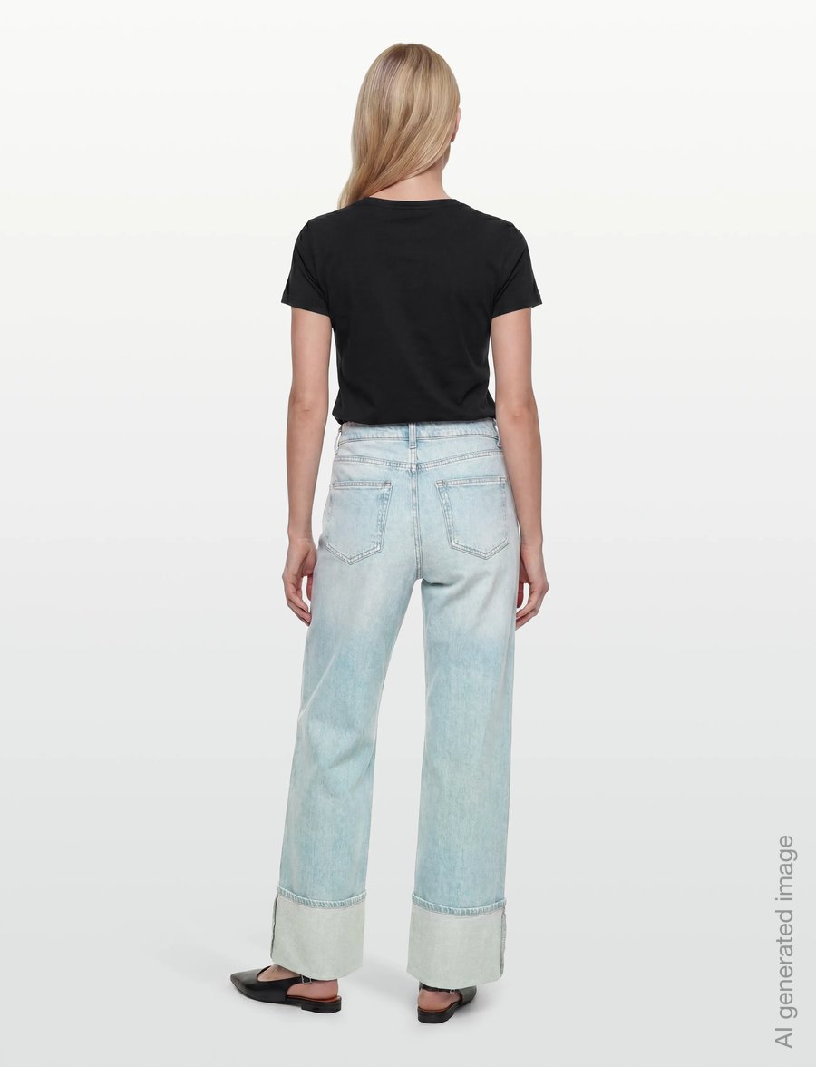 Pieces - PCSILKE MW FOLD UP DENIM JEANS - hosen mit weitem bein - light blue denim - 4