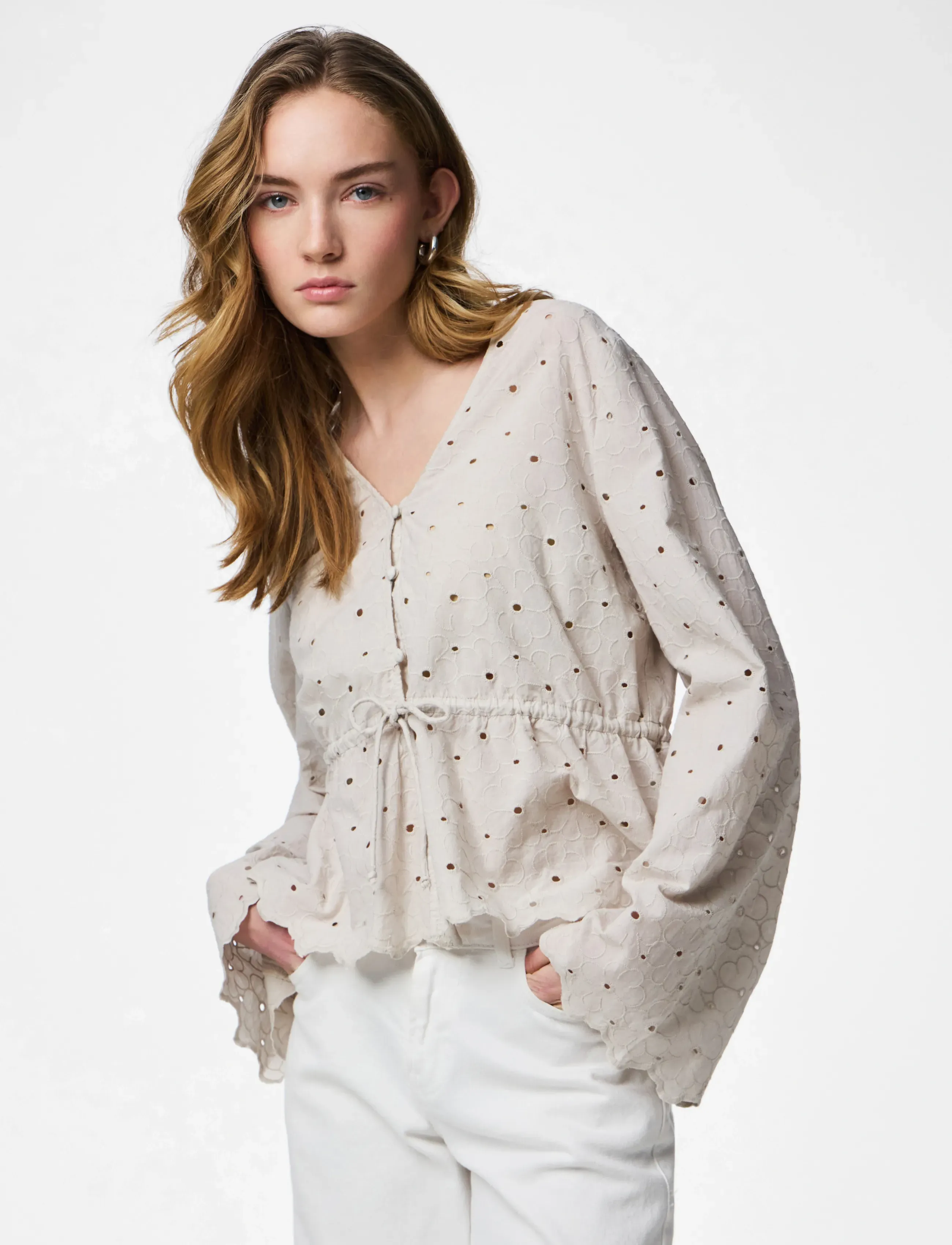Pieces Pcarmorine Ls Embroderi Top Wvn, Kvinder, Broderet Bluse, Hvid, Str: XL