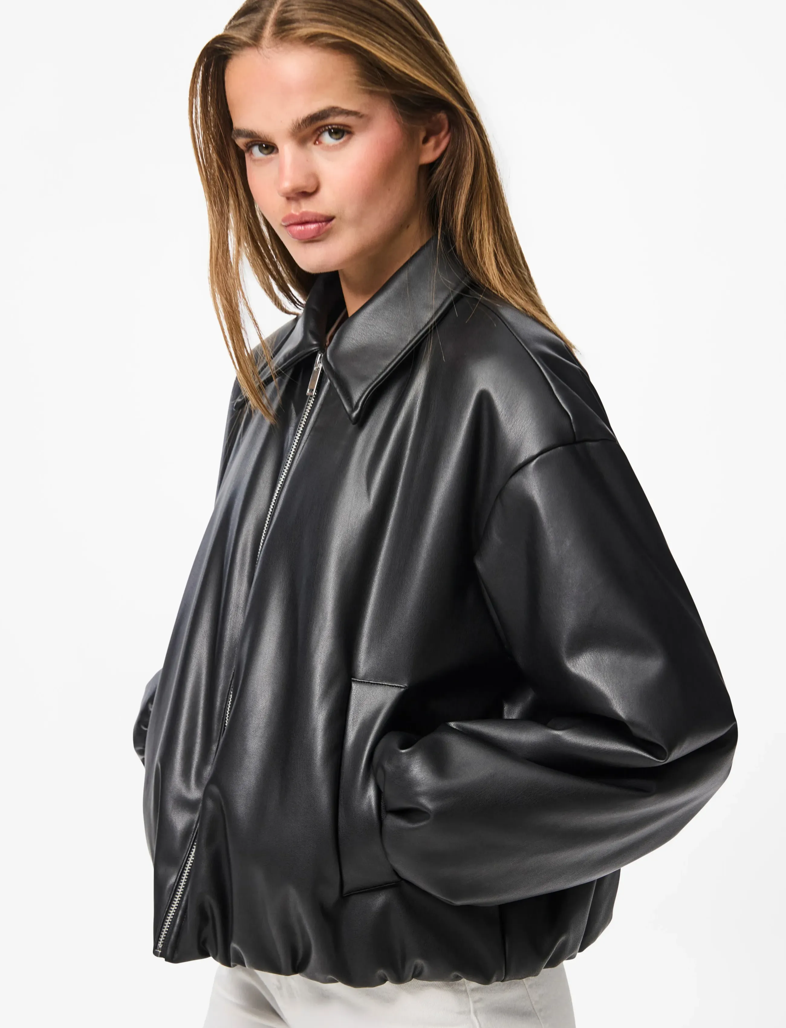 Pieces - PCLARA PADDED COATED BOMBER JACKET - bomber jackets - black - 4