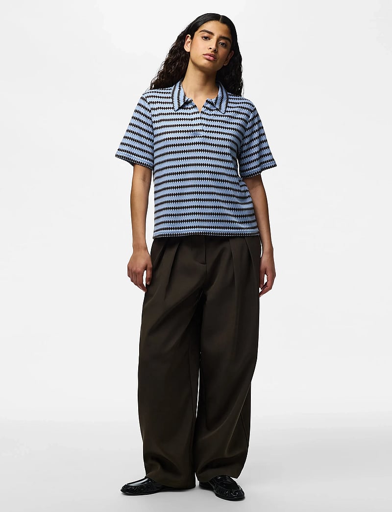 Pieces - PCJEYA SS V-NECK LOOSE POLO D2D JRS - poloshirts - cashmere blue - 4