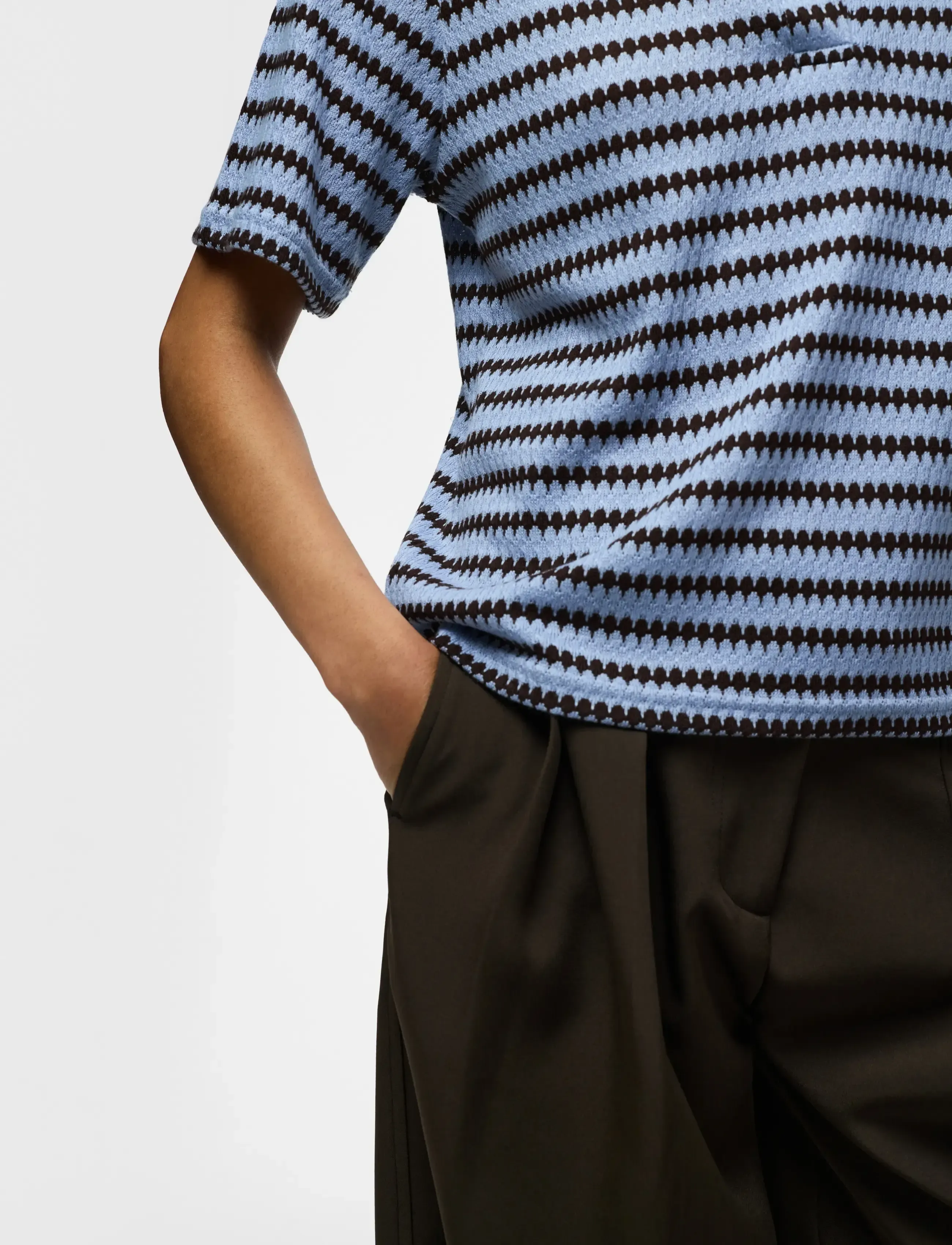 PIECES Pcjeya Ss V-Neck Loose Polo D2D Jrs blusar dam – bild 5