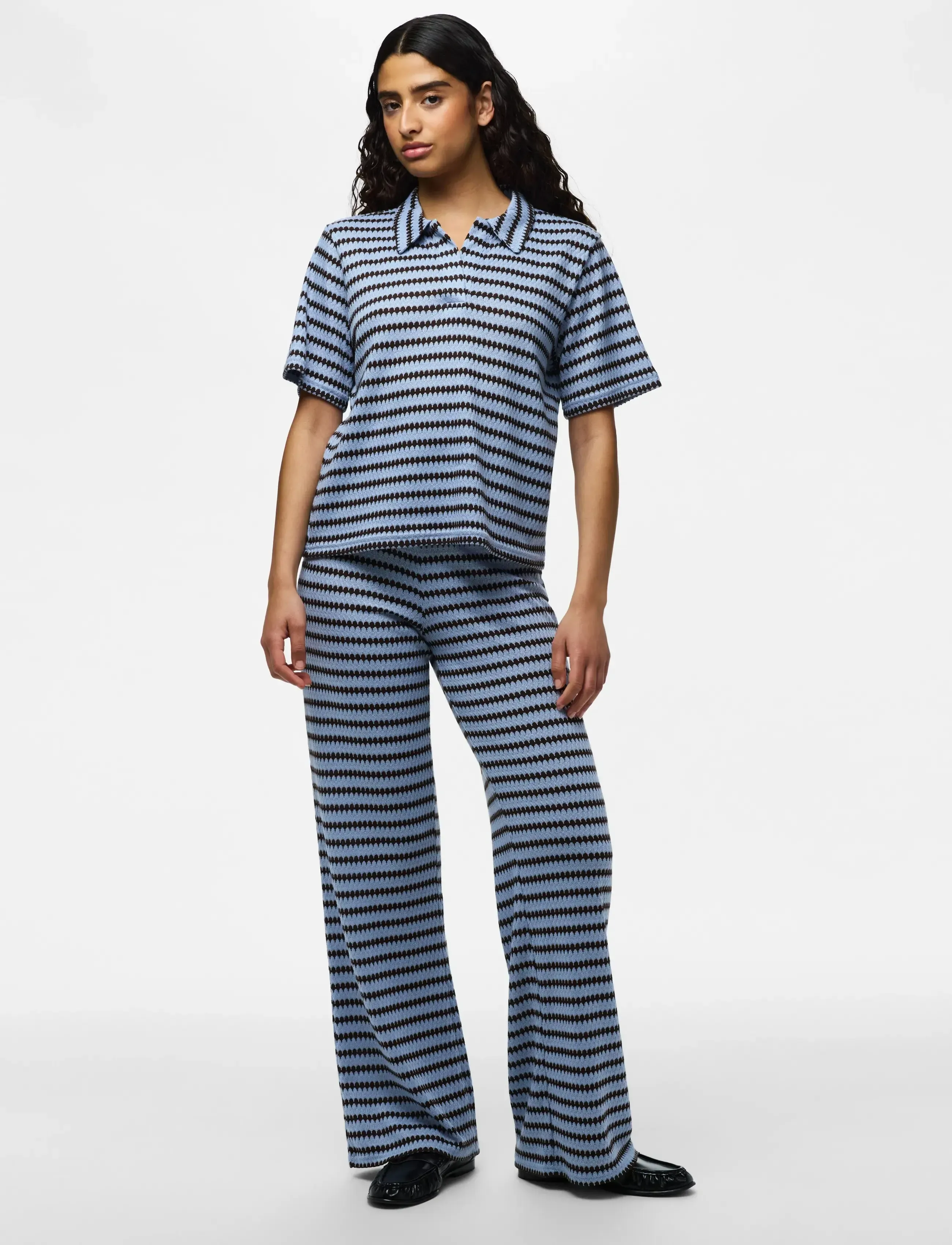 PIECES Pcjeya Ss V-Neck Loose Polo D2D Jrs blusar dam – bild 6