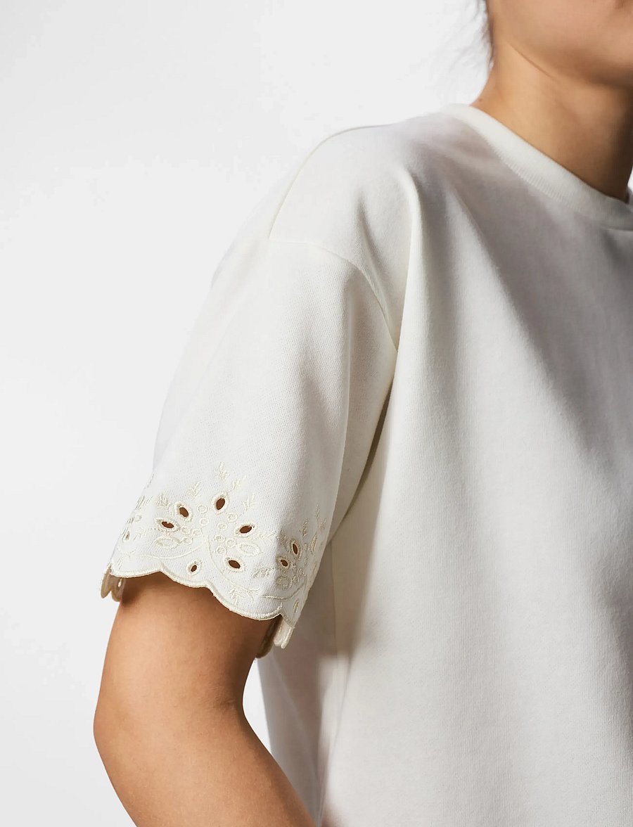 Pieces - PCCHILLI SUMMER SS BRODERI TEE JRS BC - t-shirts - cloud dancer - 5