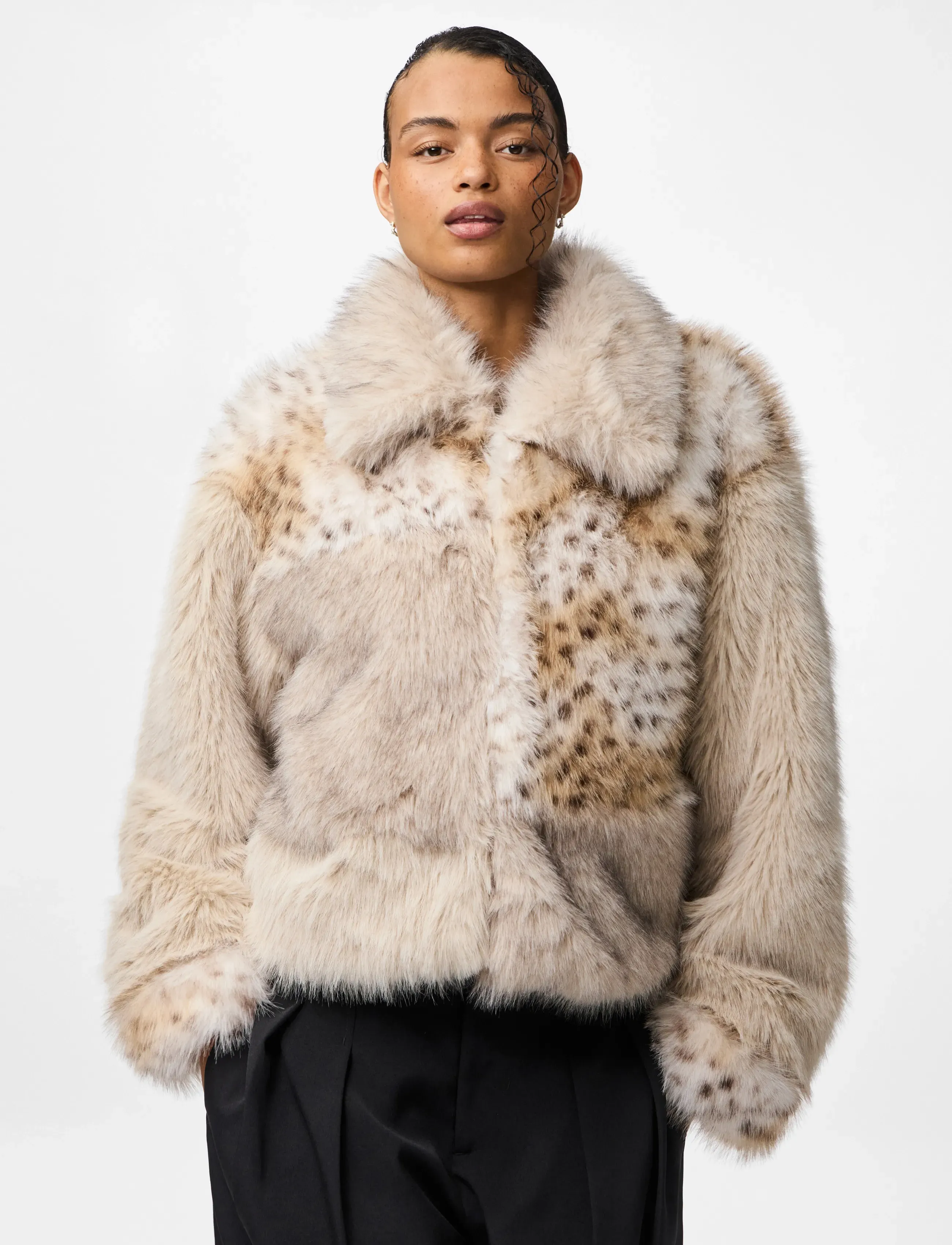 値下中♩新品 ENEU fluffy button short jacket Pieces Pcplush Short Fluffy Jacket - 69.99 €. Buy Jackets & Coats