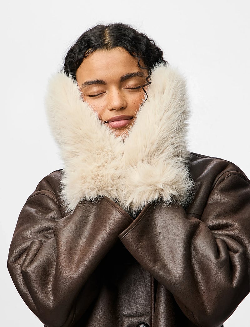 Pieces - PCPLUSH FLUFFY MITTENS - luffer - porpoise - 5