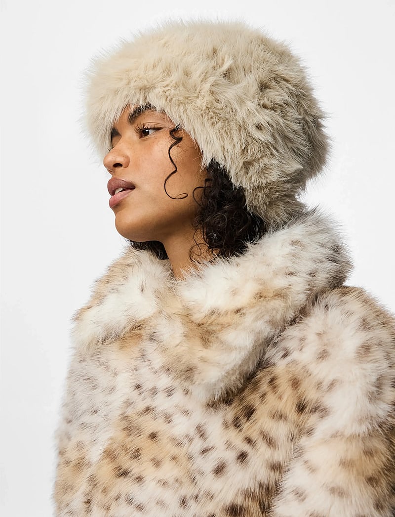 Pieces - PCPLUSH FLUFFY HAT - hatte - porpoise - 2