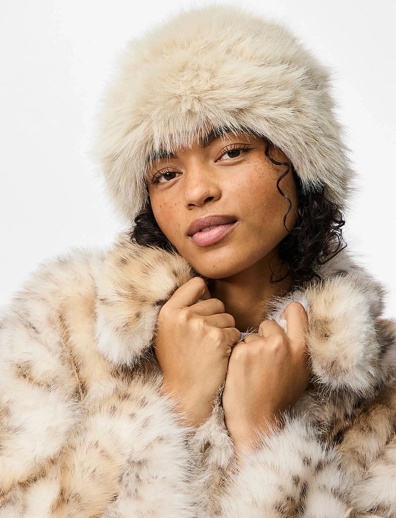 Pieces - PCPLUSH FLUFFY HAT - hatte - porpoise - 3