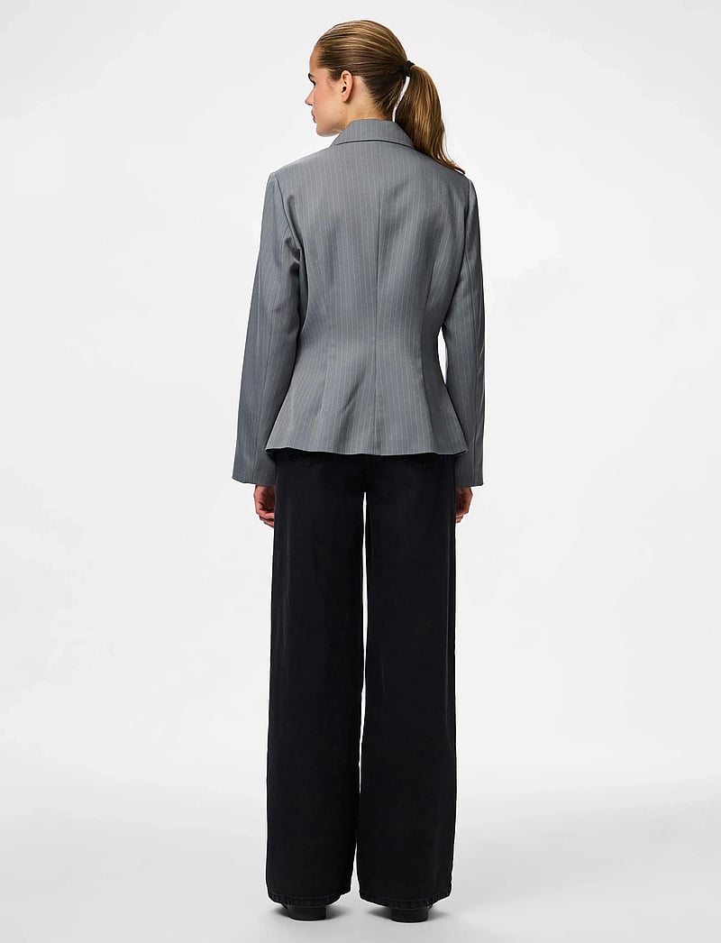 Pieces - PCFALKA LS FITTET PINSTRIPED BLAZER D2D - einreihige blazer - grey pinstripe - 3