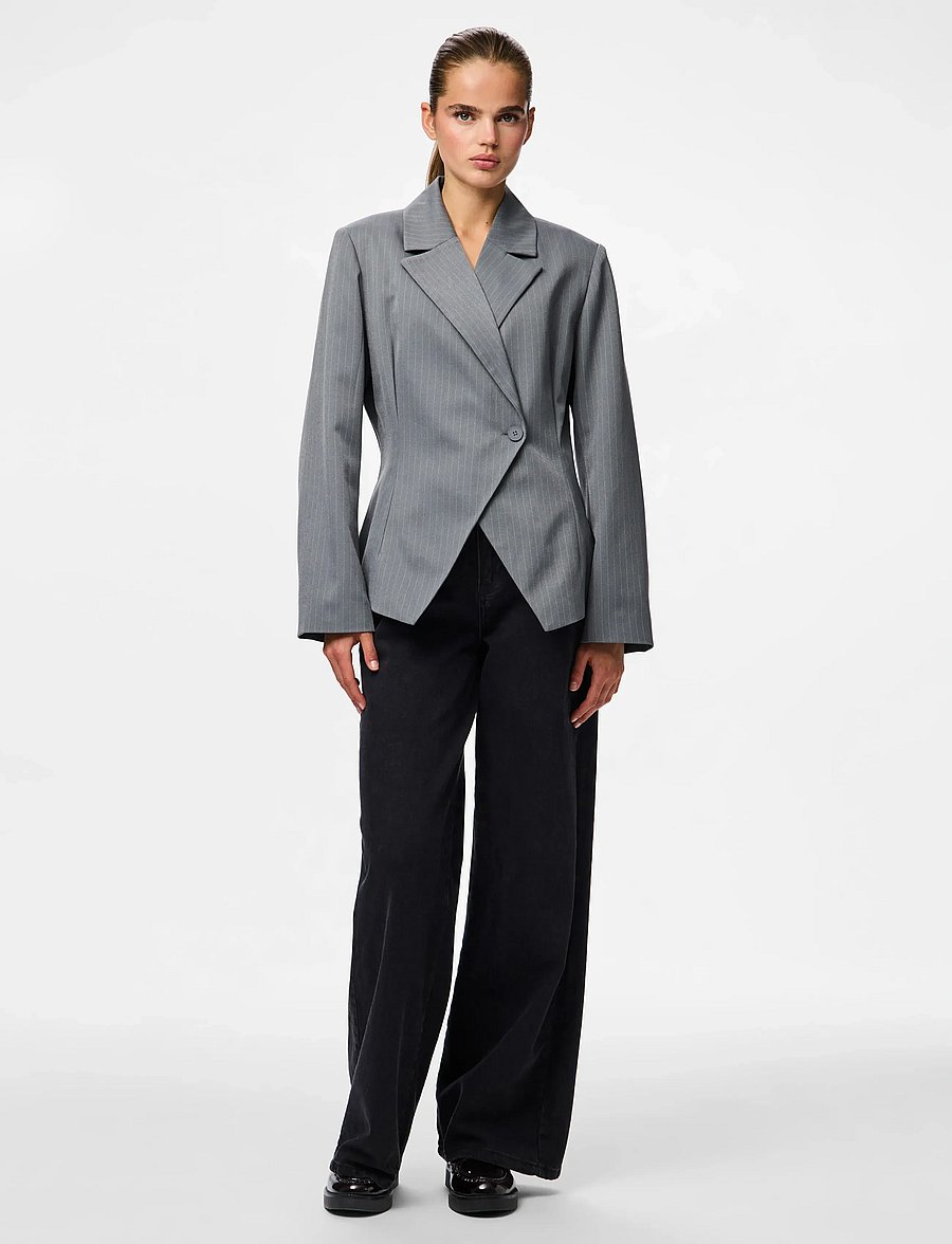 Pieces - PCFALKA LS FITTET PINSTRIPED BLAZER D2D - enkelknäppta kavajer - grey pinstripe - 4