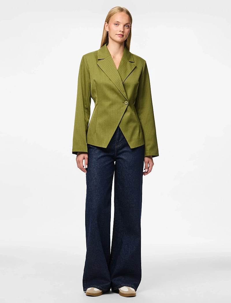 Pieces - PCFALKA LS FITTET PINSTRIPED BLAZER D2D - enkelknäppta kavajer - sphagnum - 0